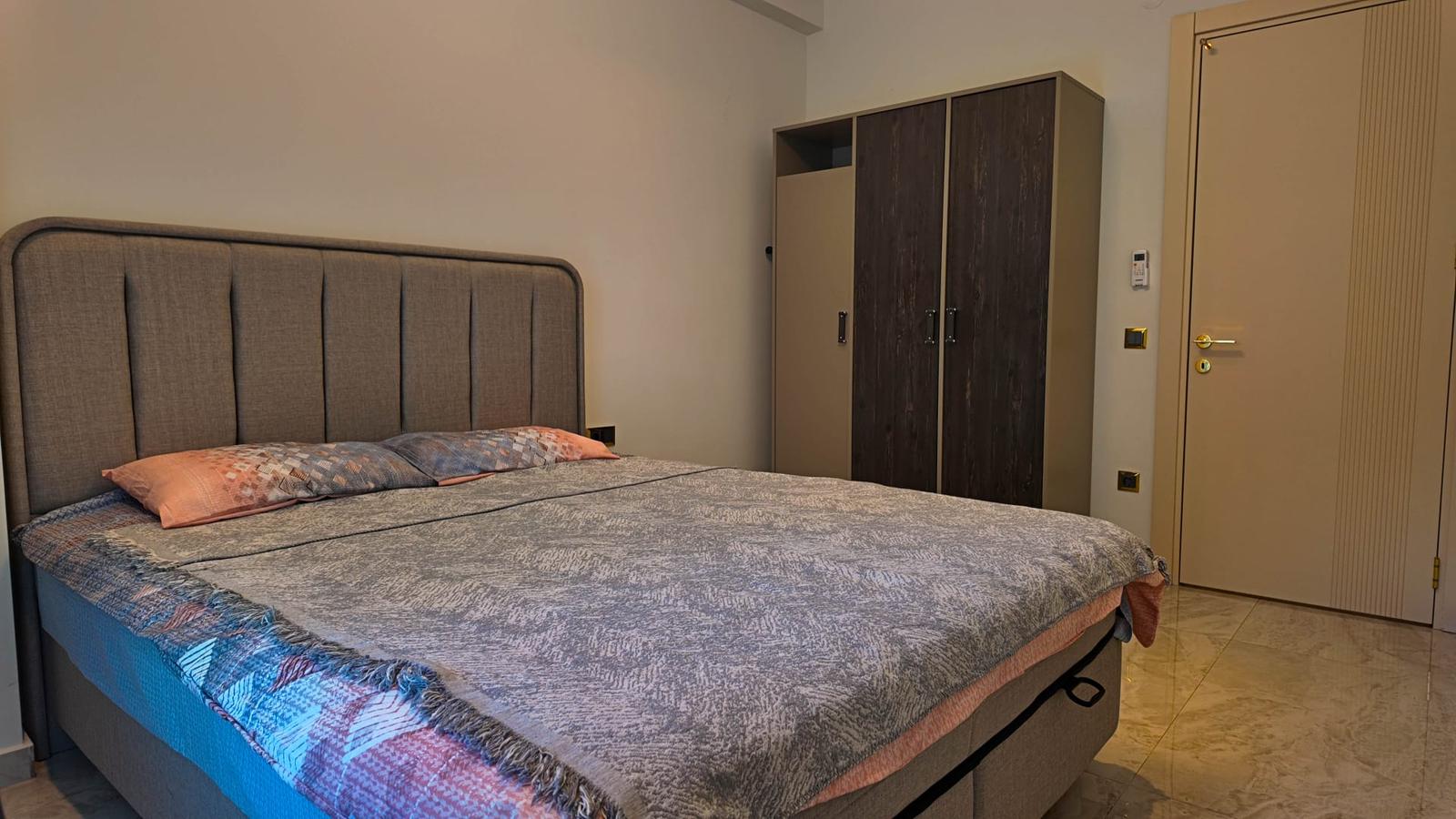 A turnkey two-bedroom apartment in the center of Alanya - suitable for short-term rental.