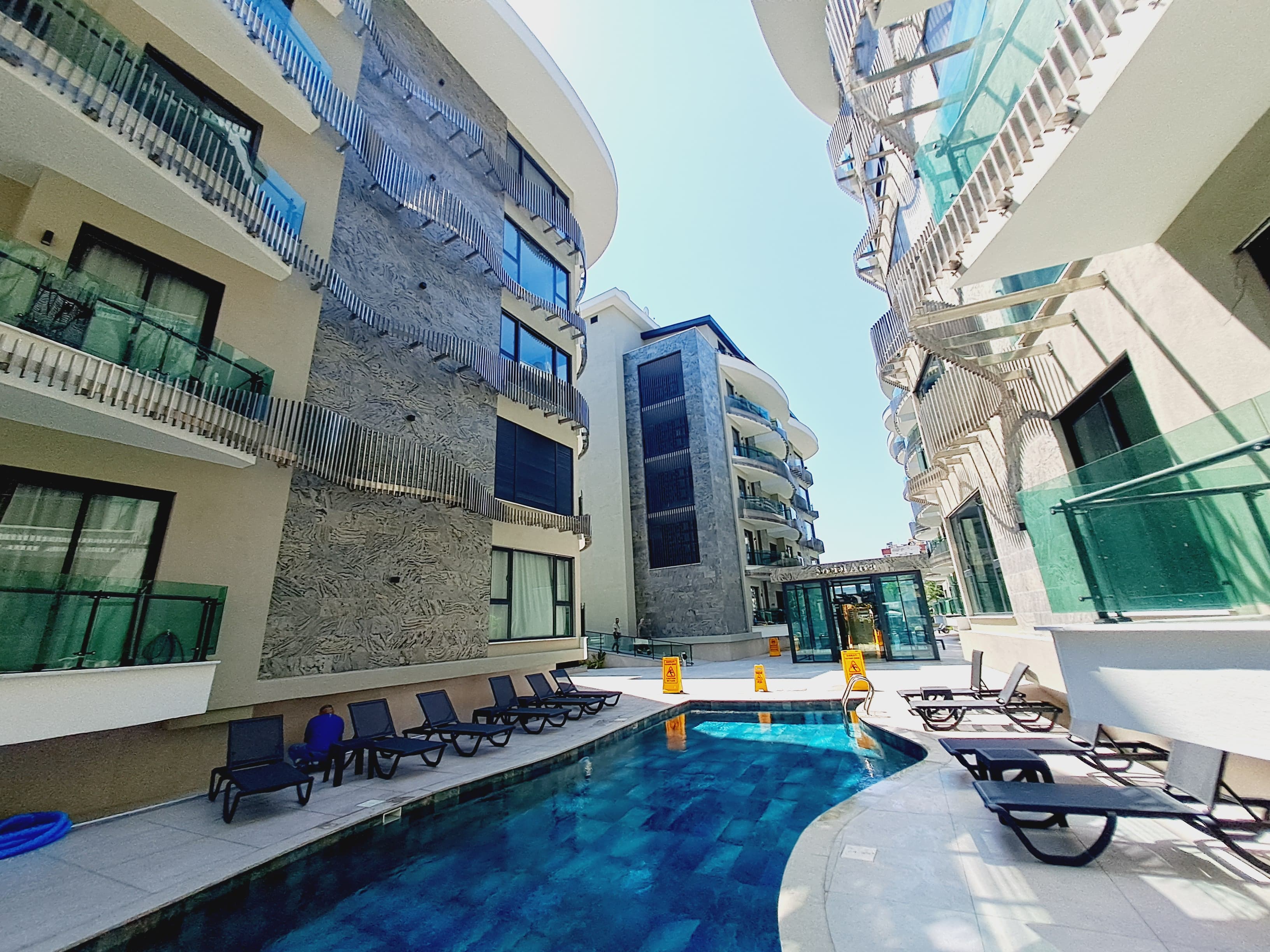 A turnkey two-bedroom apartment in the center of Alanya - suitable for short-term rental.
