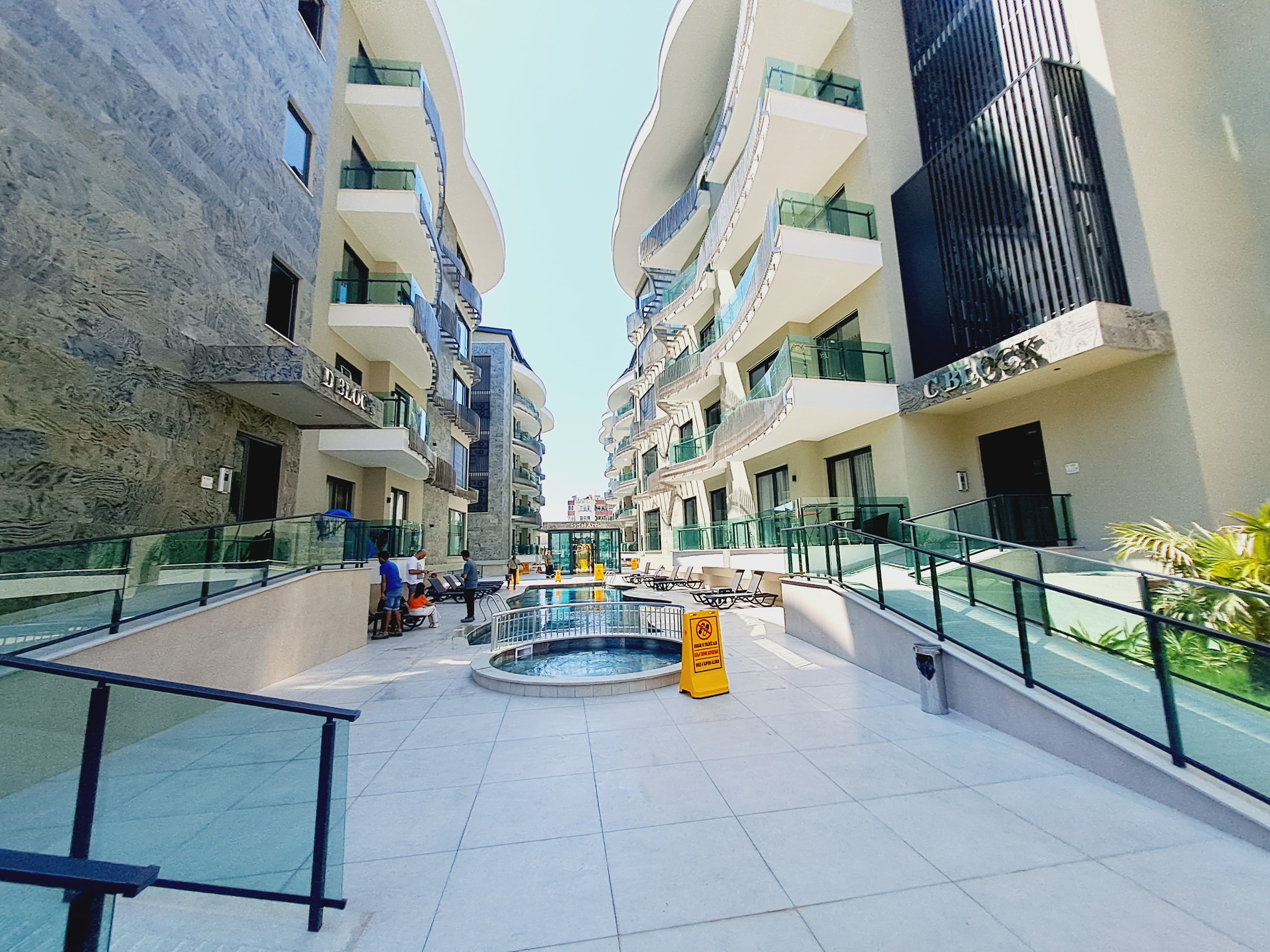 A turnkey two-bedroom apartment in the center of Alanya - suitable for short-term rental.