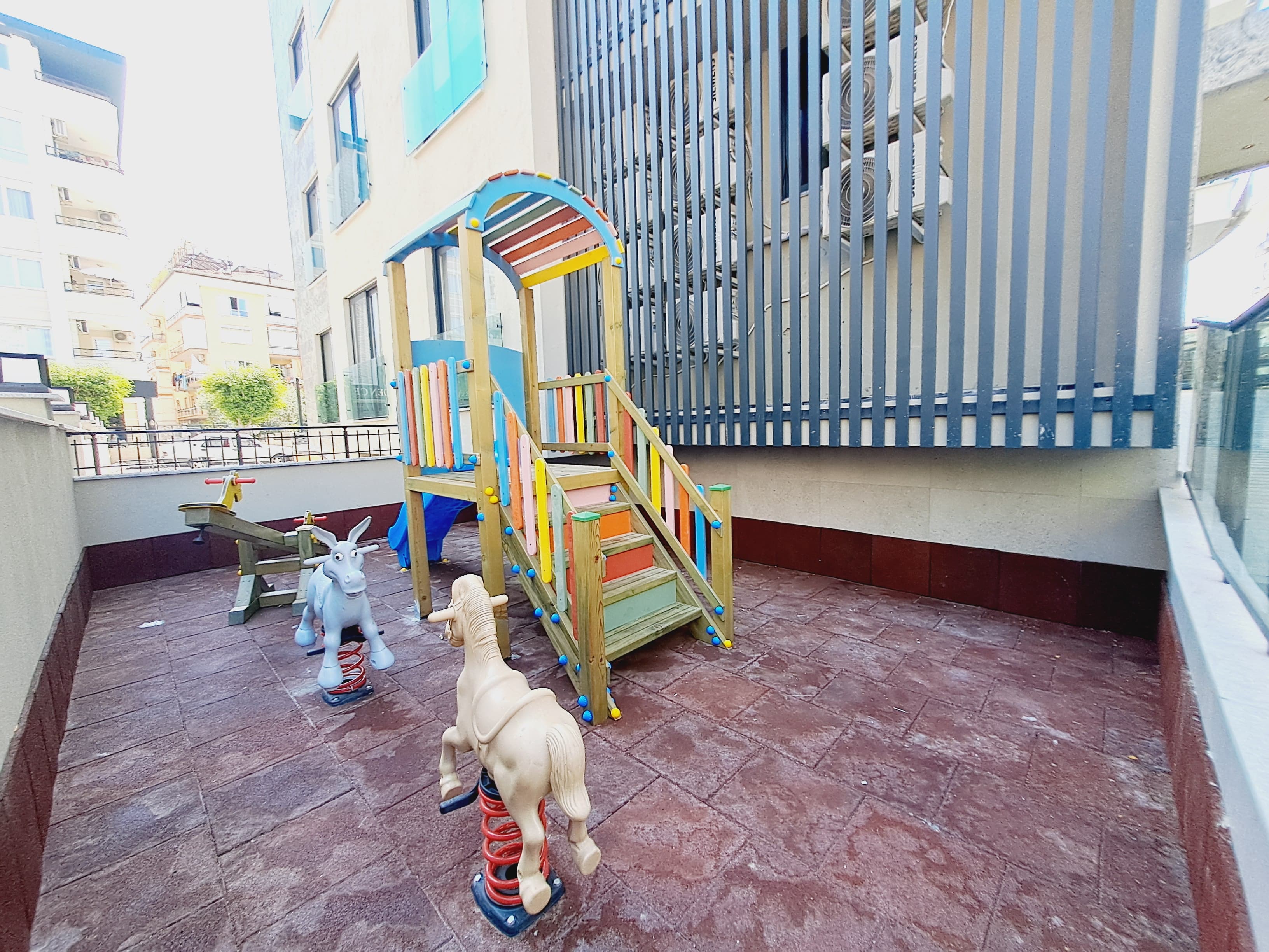 A turnkey two-bedroom apartment in the center of Alanya - suitable for short-term rental.