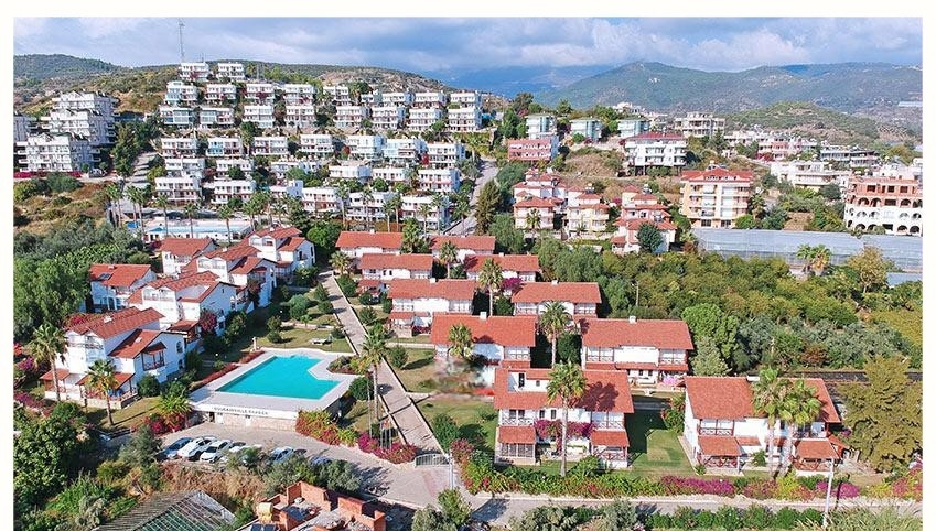 Two-story 3+1 villa in Demirtaş, 400 meters from the sea – furnished, suitable for a residence permit