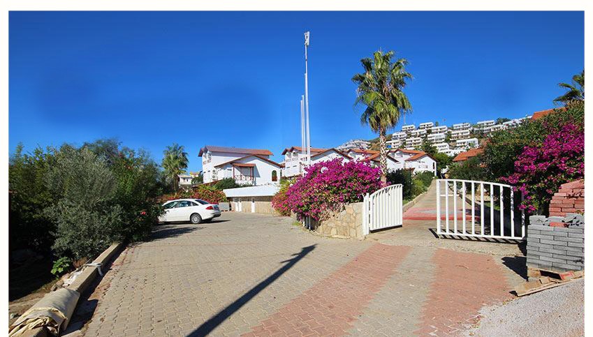 Demirtaş'ta, denize 400 metre mesafede, eşyalı, iki katlı 3+1 villa – oturma izni için uygun.