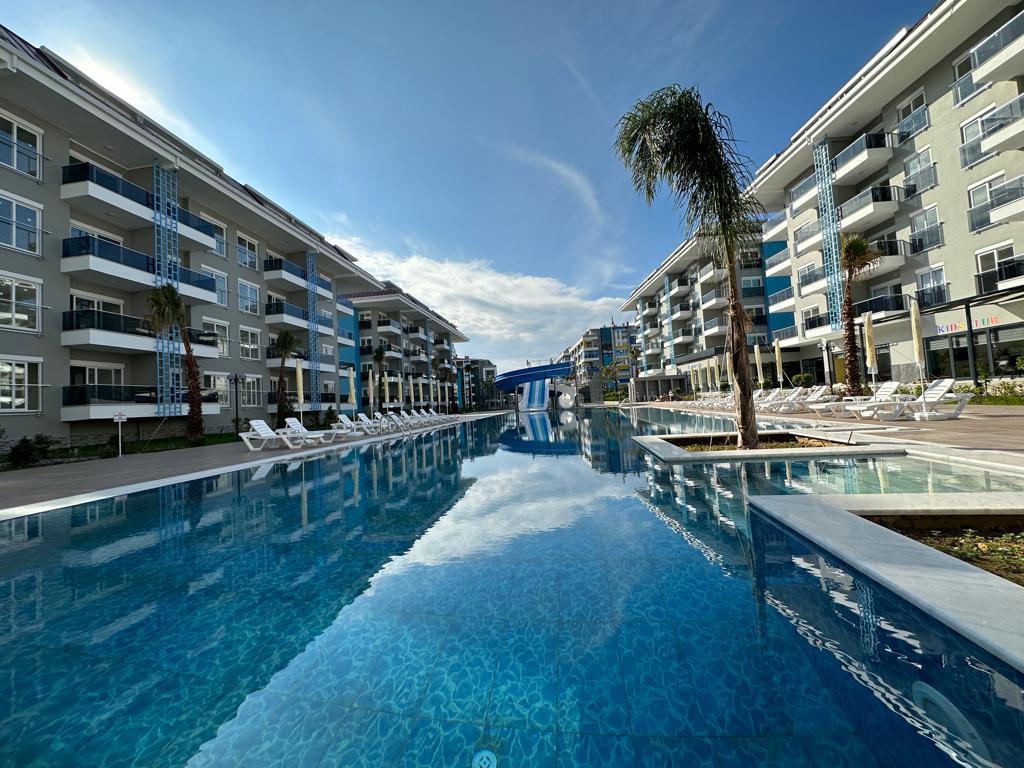 Alanya'nın Kestel semtinde, eşyalı, deniz manzaralı, iki katlı çatı katı dairesi.