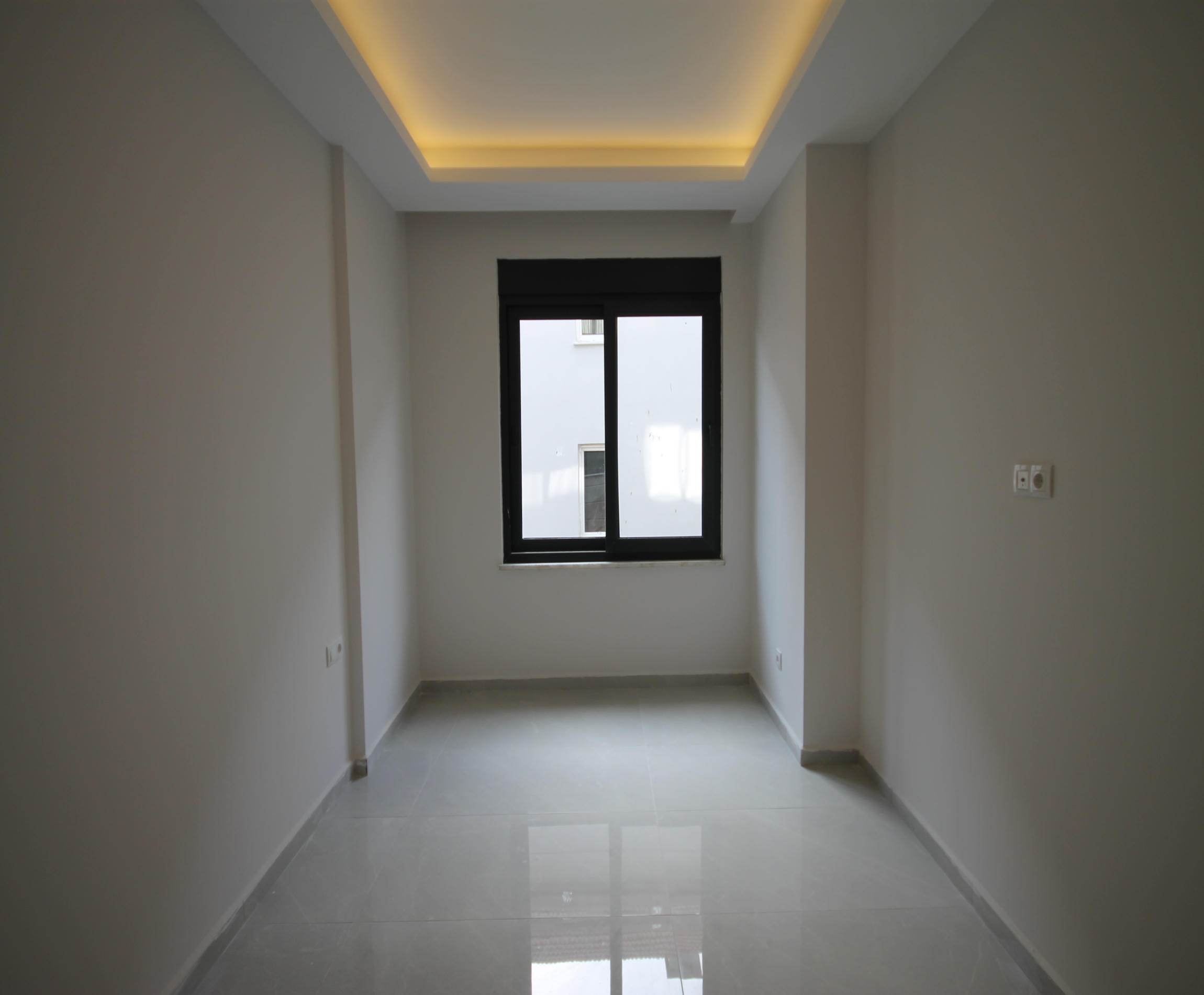 Alanya'nın merkezinde, Kleopatra bölgesinde, denize 500 metre mesafede 2+1 daireler.