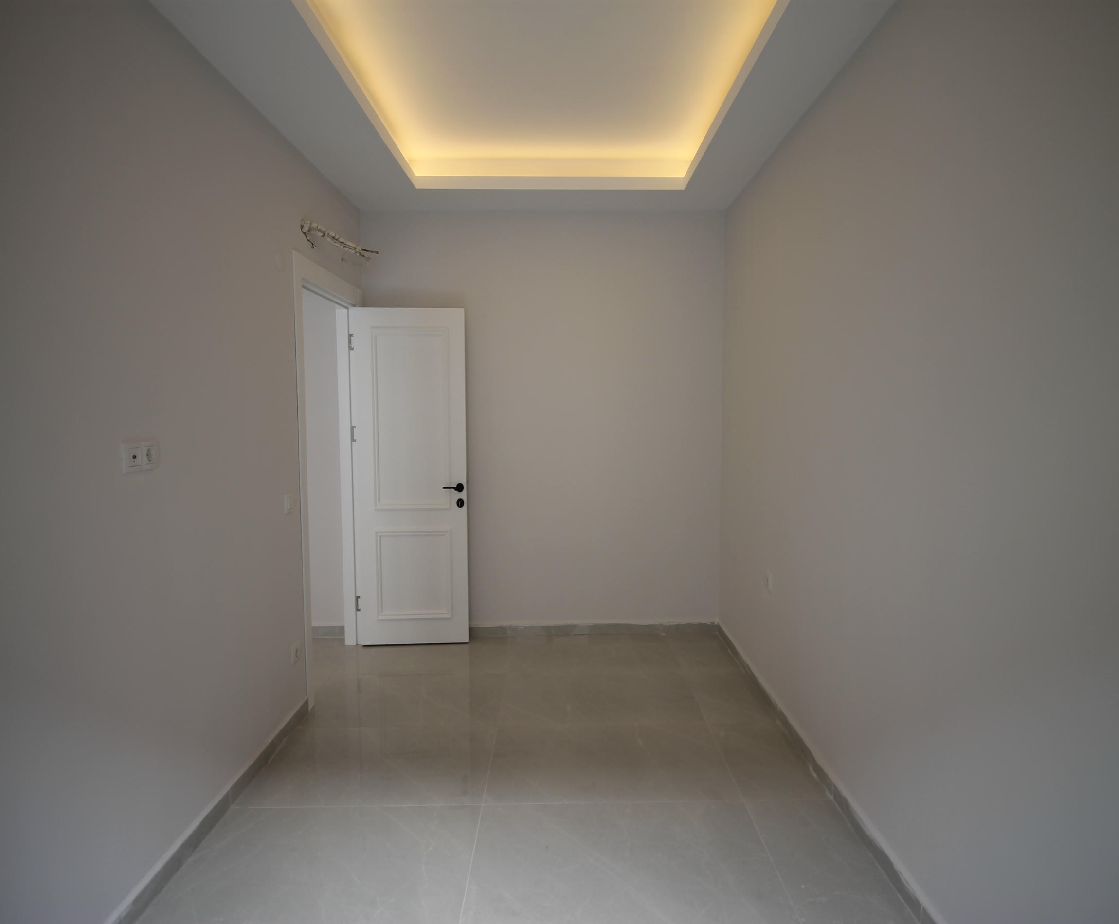 Alanya'nın merkezinde, Kleopatra bölgesinde, denize 500 metre mesafede 2+1 daireler.