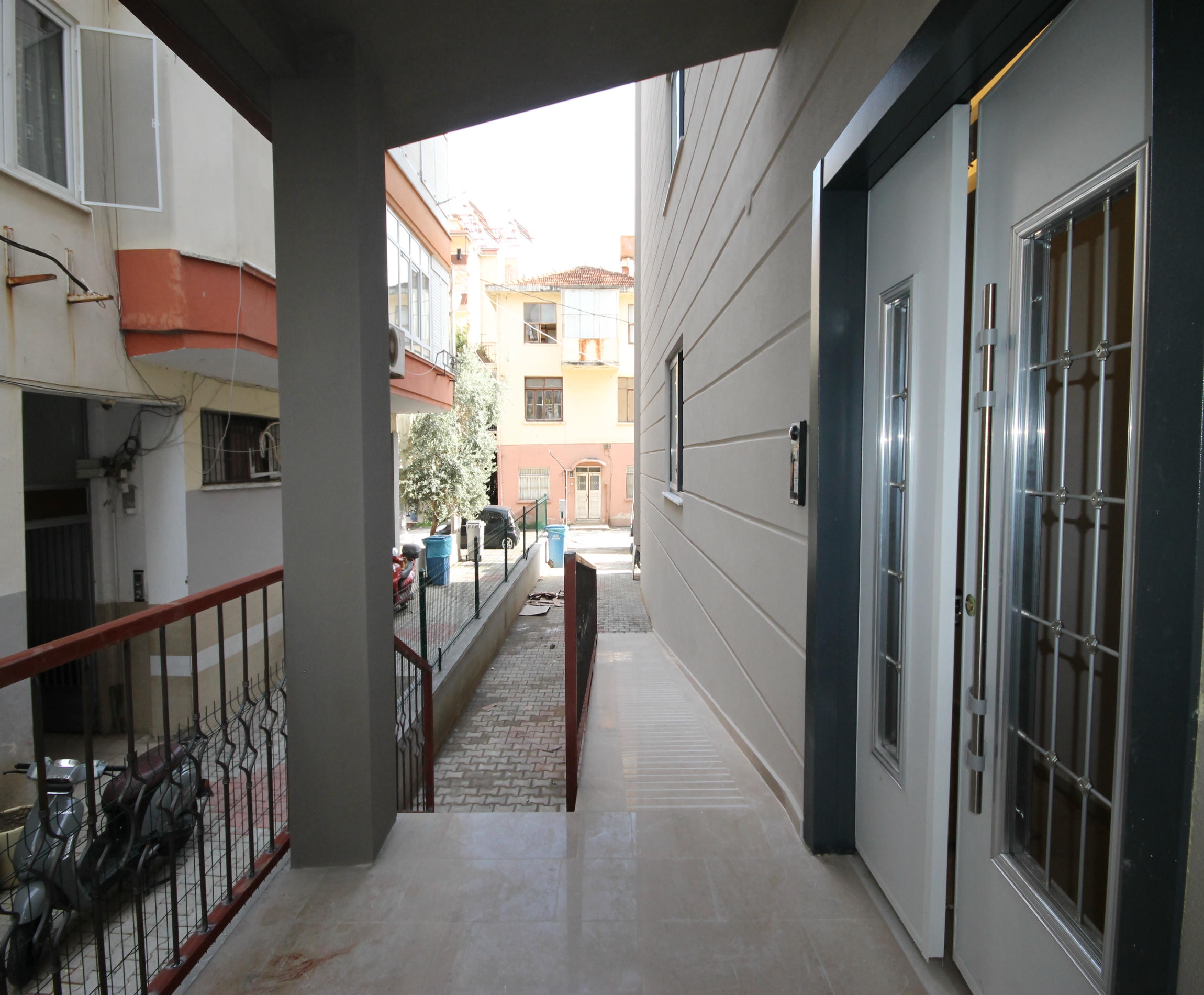 Alanya'nın merkezinde, Kleopatra bölgesinde, denize 500 metre mesafede 2+1 daireler.