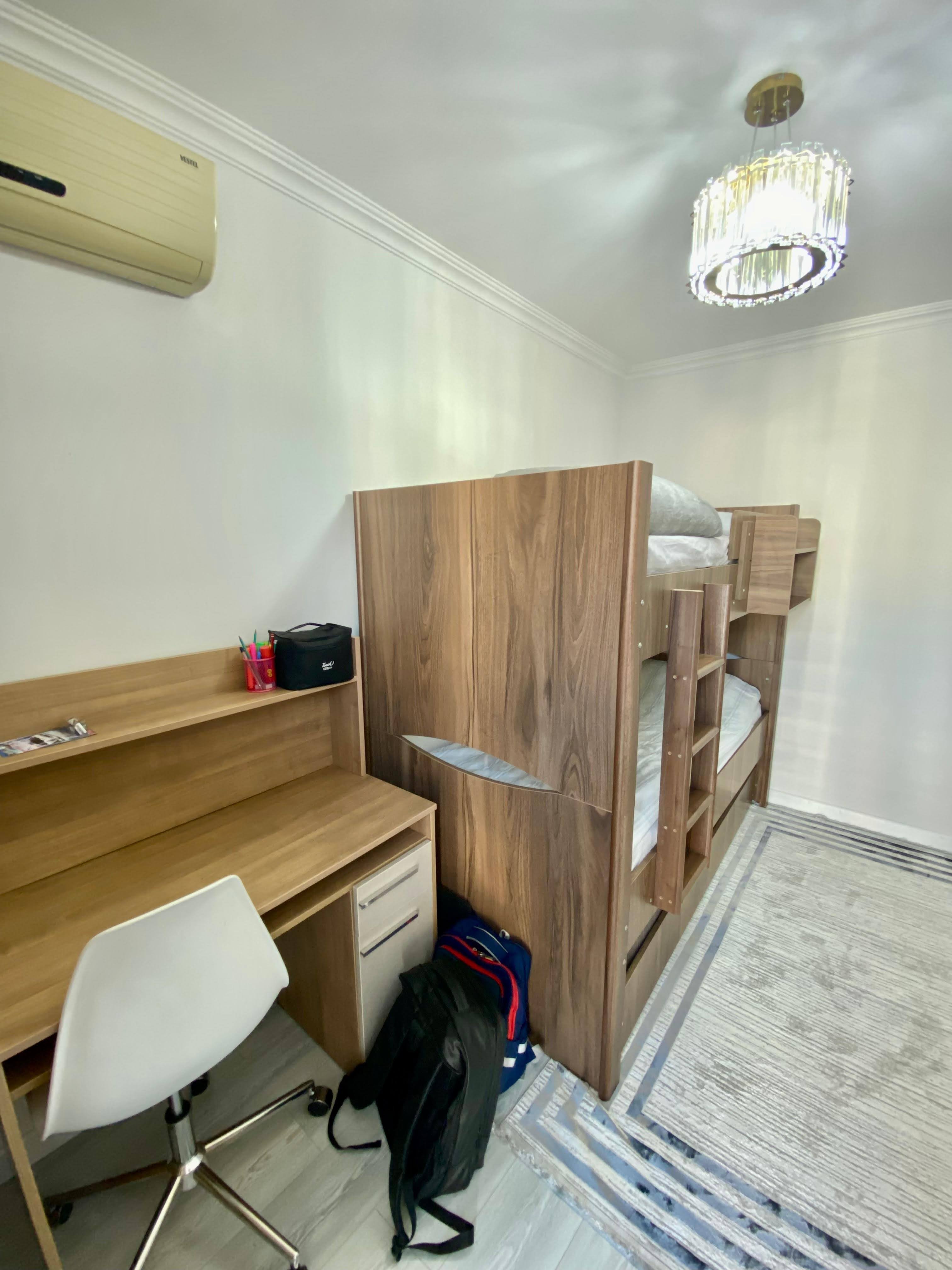 2+1 apartment with sea view in the center of Mahmutlar – furnished, separate kitchen and glazed balcony