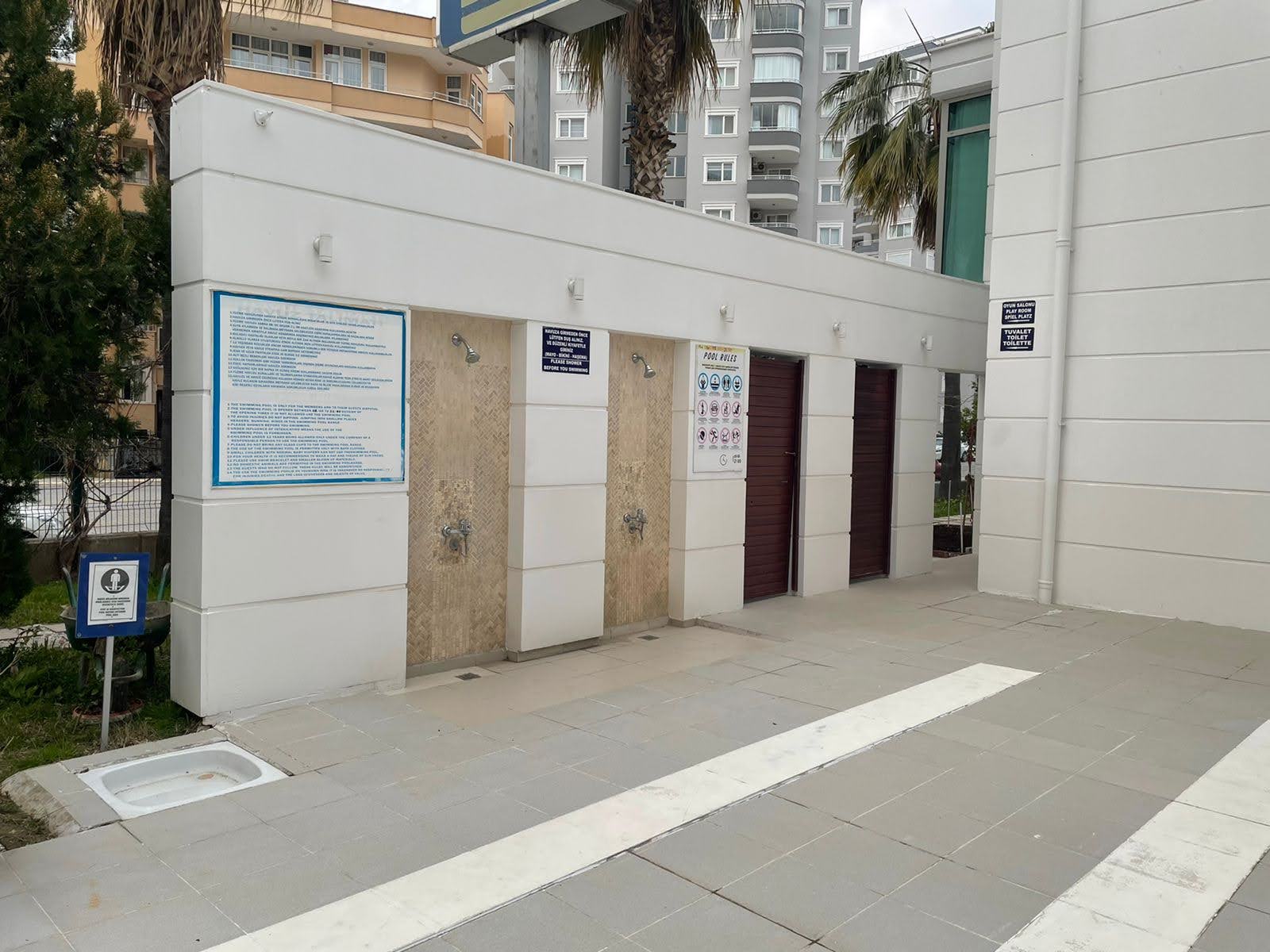 2+1 apartment with sea view in the center of Mahmutlar – furnished, separate kitchen and glazed balcony