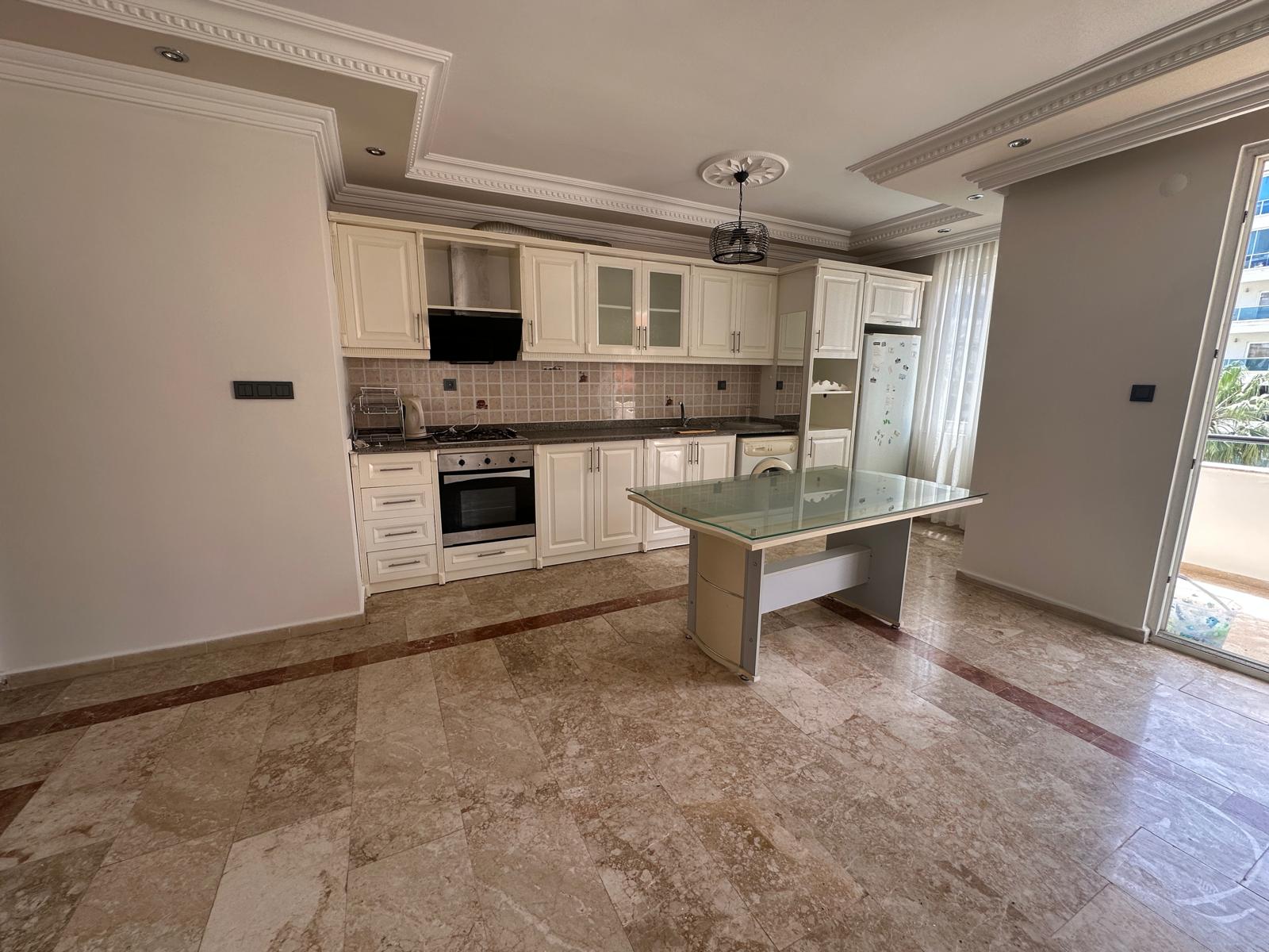 Квартира 3+1 в Махмутларе рядом с морем - улица Ататюрка