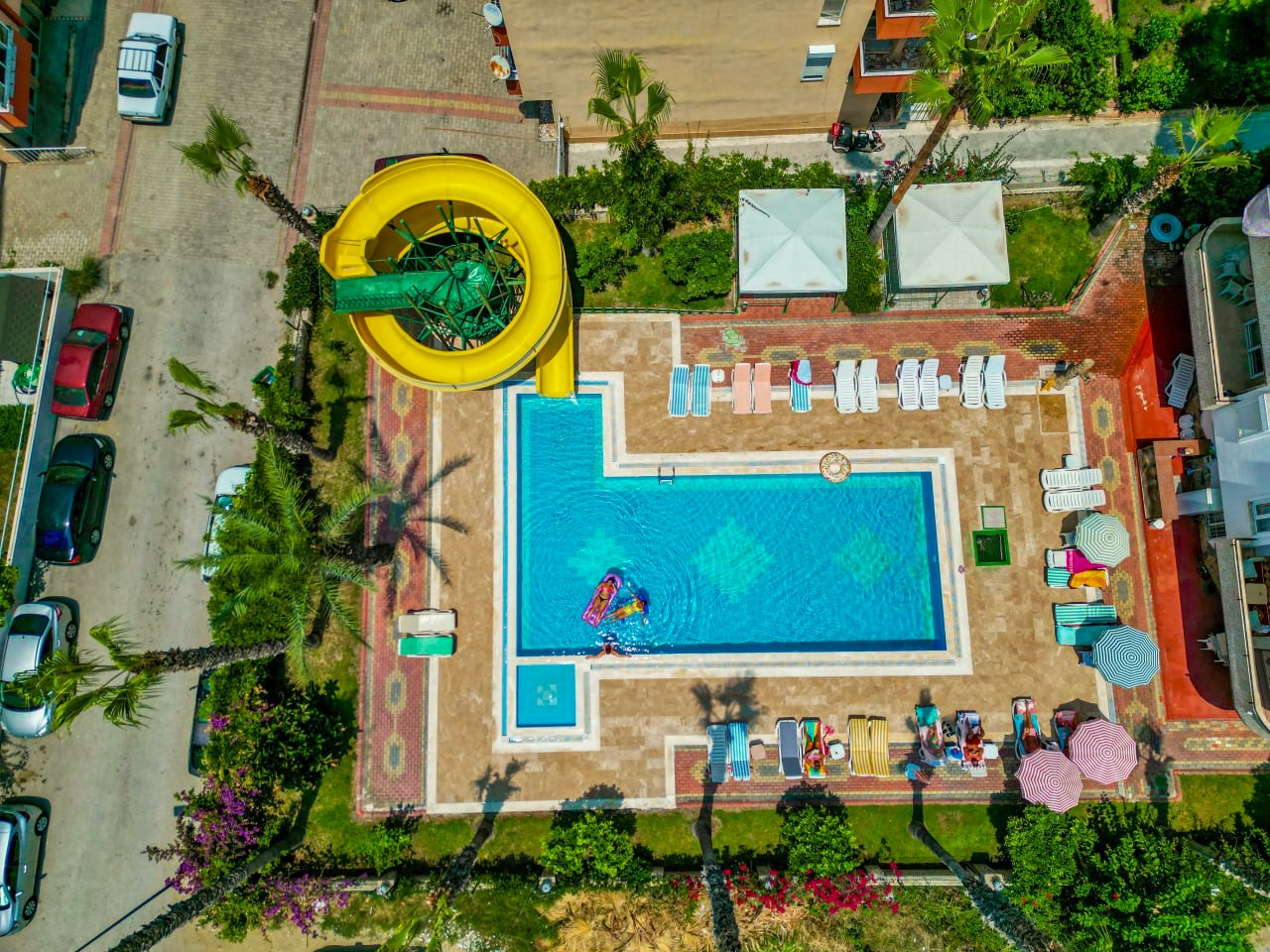 Квартира 3+1 в Махмутларе рядом с морем - улица Ататюрка