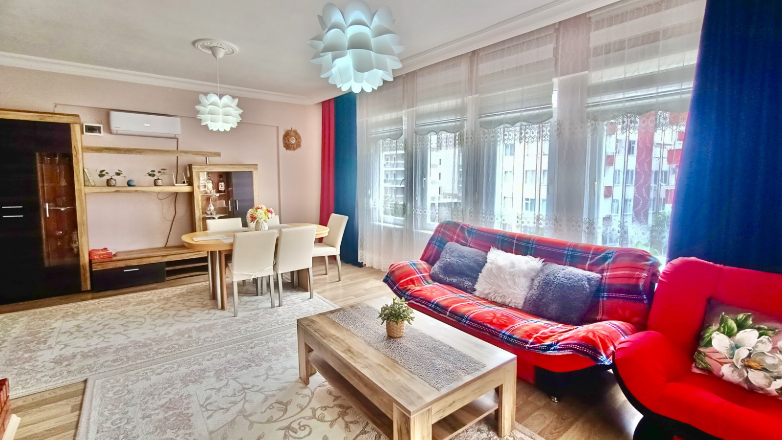 Квартира 2+1 125 м2 в центре Махмутлара – с мебелью, после ремонта, 350 м до моря