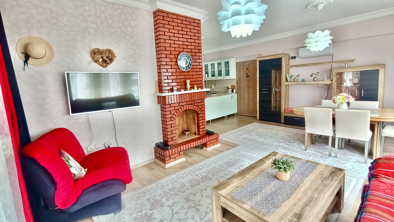 Квартира 2+1 125 м2 в центре Махмутлара – с мебелью, после ремонта, 350 м до моря