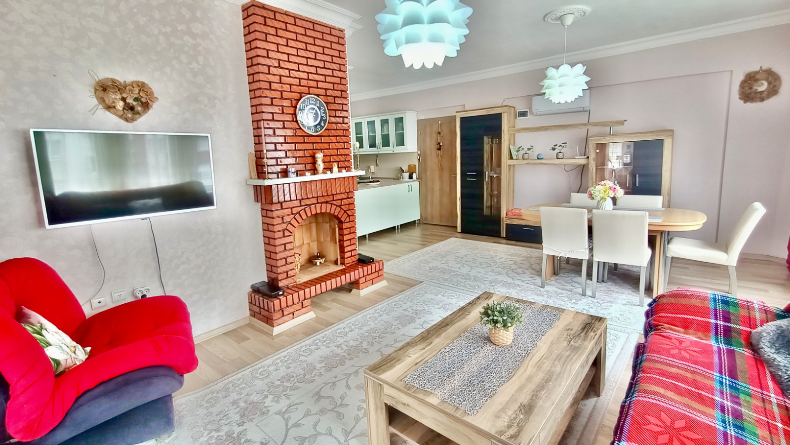 Квартира 2+1 125 м2 в центре Махмутлара – с мебелью, после ремонта, 350 м до моря