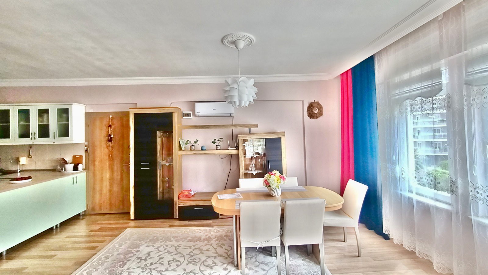 Квартира 2+1 125 м2 в центре Махмутлара – с мебелью, после ремонта, 350 м до моря