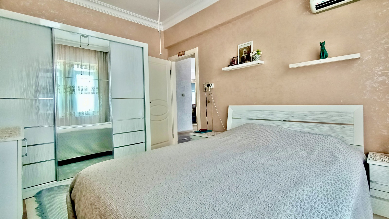 Квартира 2+1 125 м2 в центре Махмутлара – с мебелью, после ремонта, 350 м до моря