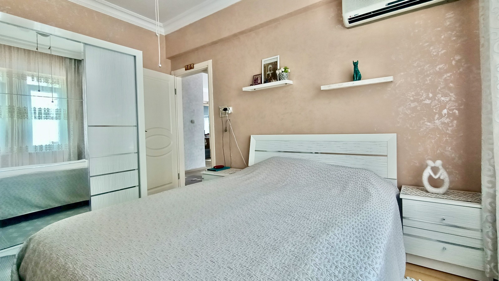 Квартира 2+1 125 м2 в центре Махмутлара – с мебелью, после ремонта, 350 м до моря