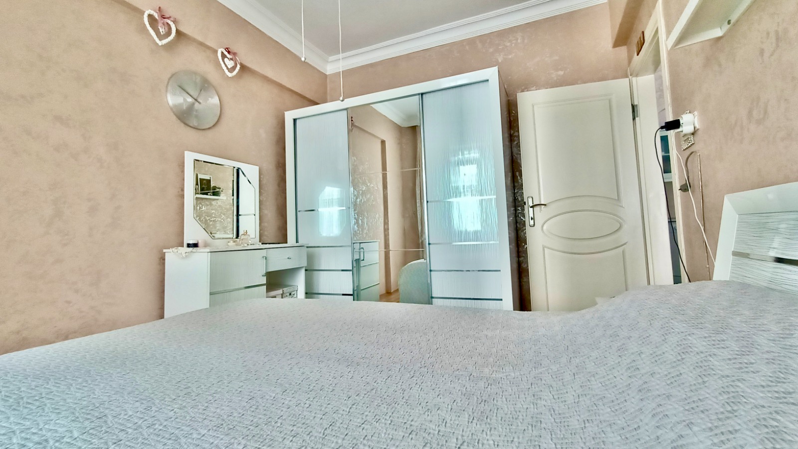 Квартира 2+1 125 м2 в центре Махмутлара – с мебелью, после ремонта, 350 м до моря