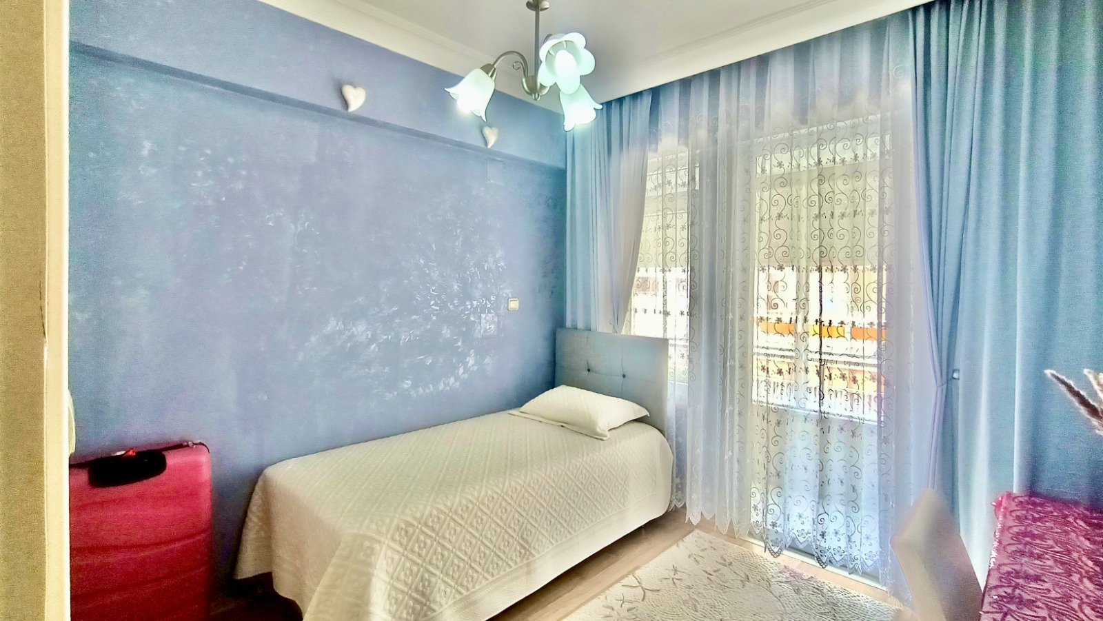 Квартира 2+1 125 м2 в центре Махмутлара – с мебелью, после ремонта, 350 м до моря