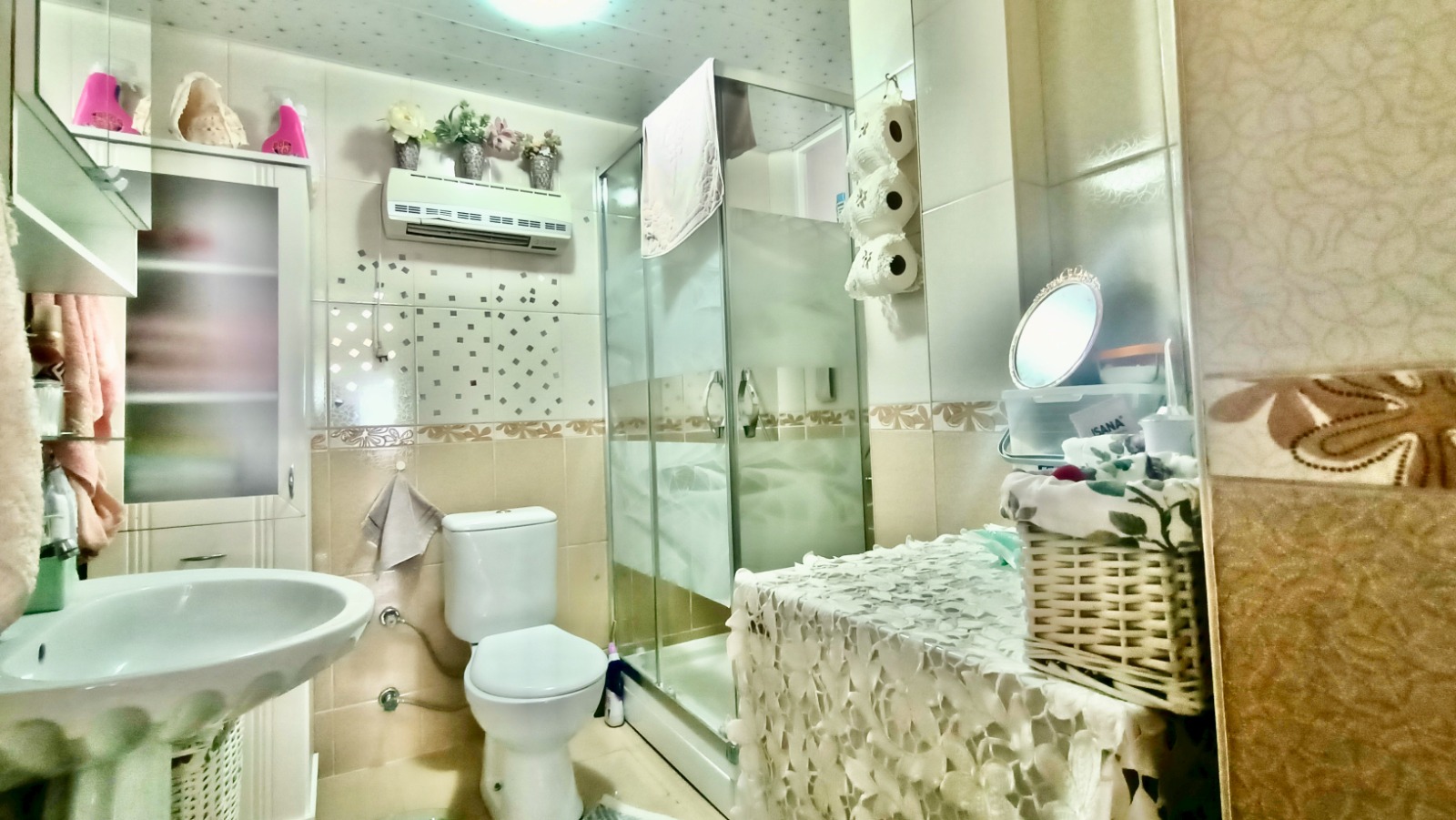 Квартира 2+1 125 м2 в центре Махмутлара – с мебелью, после ремонта, 350 м до моря