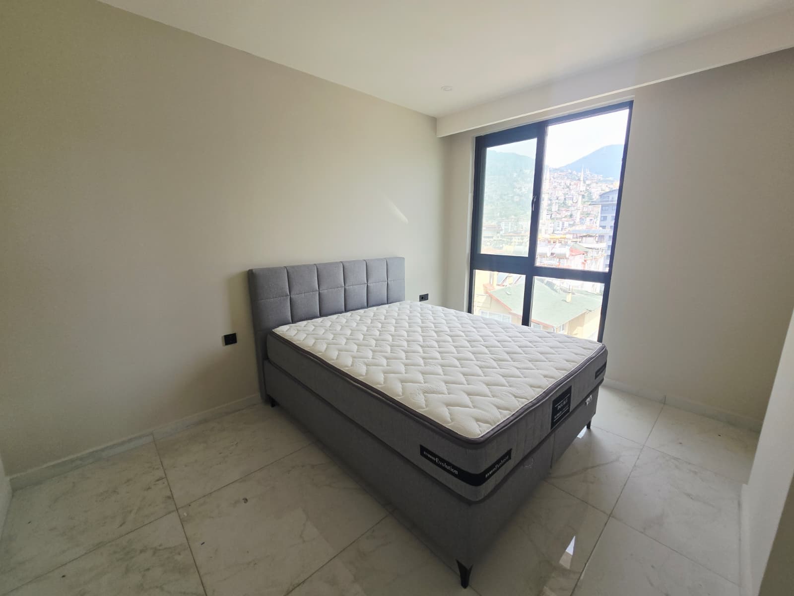 1+1 apartment in the center of Alanya, Cleopatra Beach area - views of the sea and the fortress