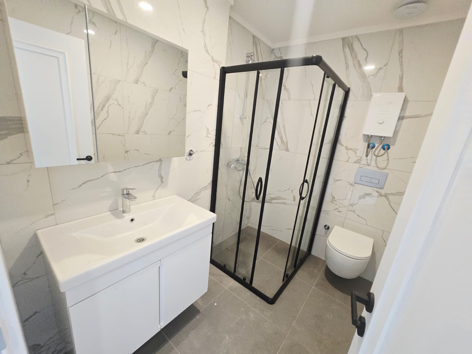 1+1 apartment in the center of Alanya, Cleopatra Beach area - views of the sea and the fortress