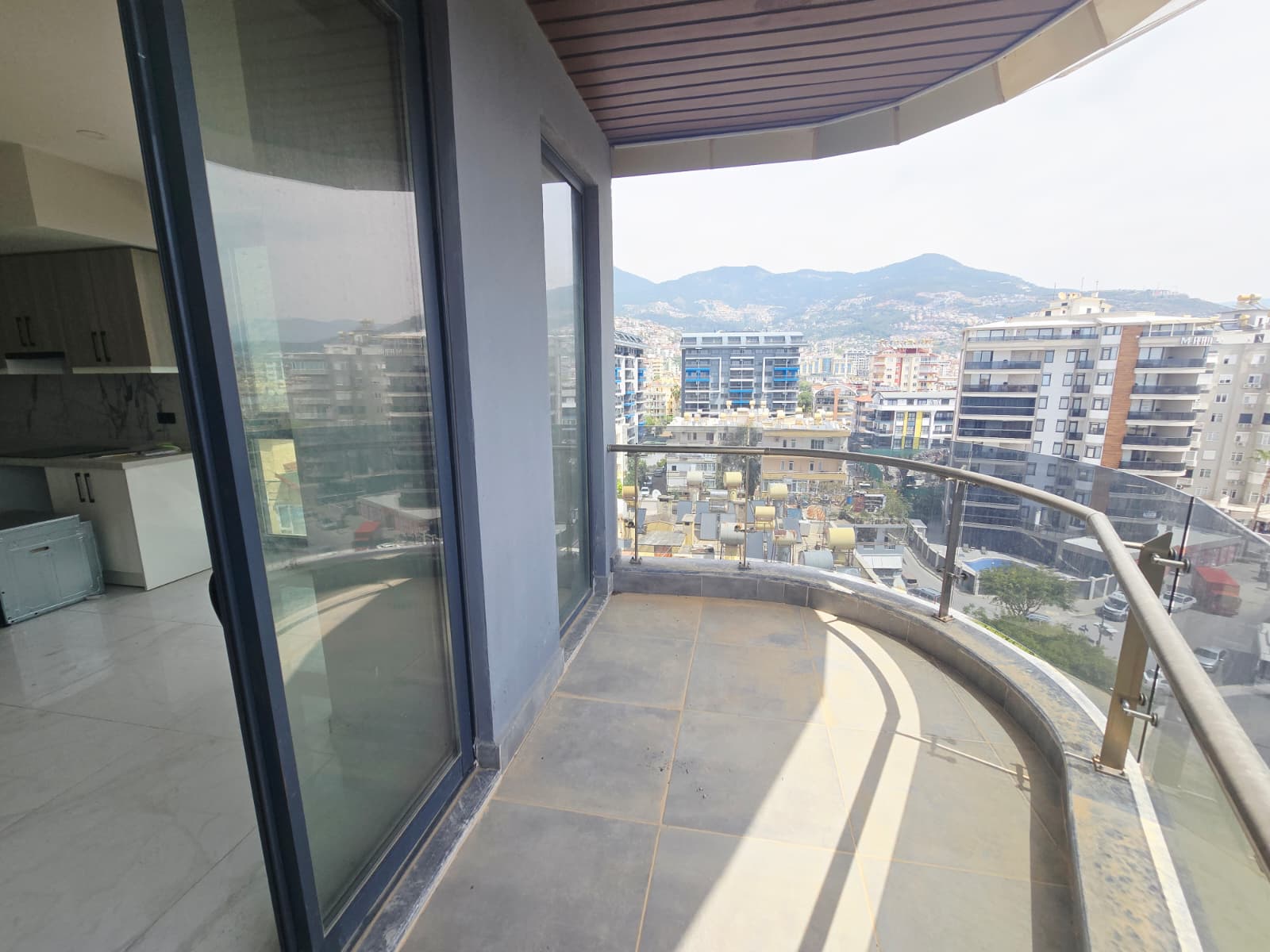 1+1 apartment in the center of Alanya, Cleopatra Beach area - views of the sea and the fortress
