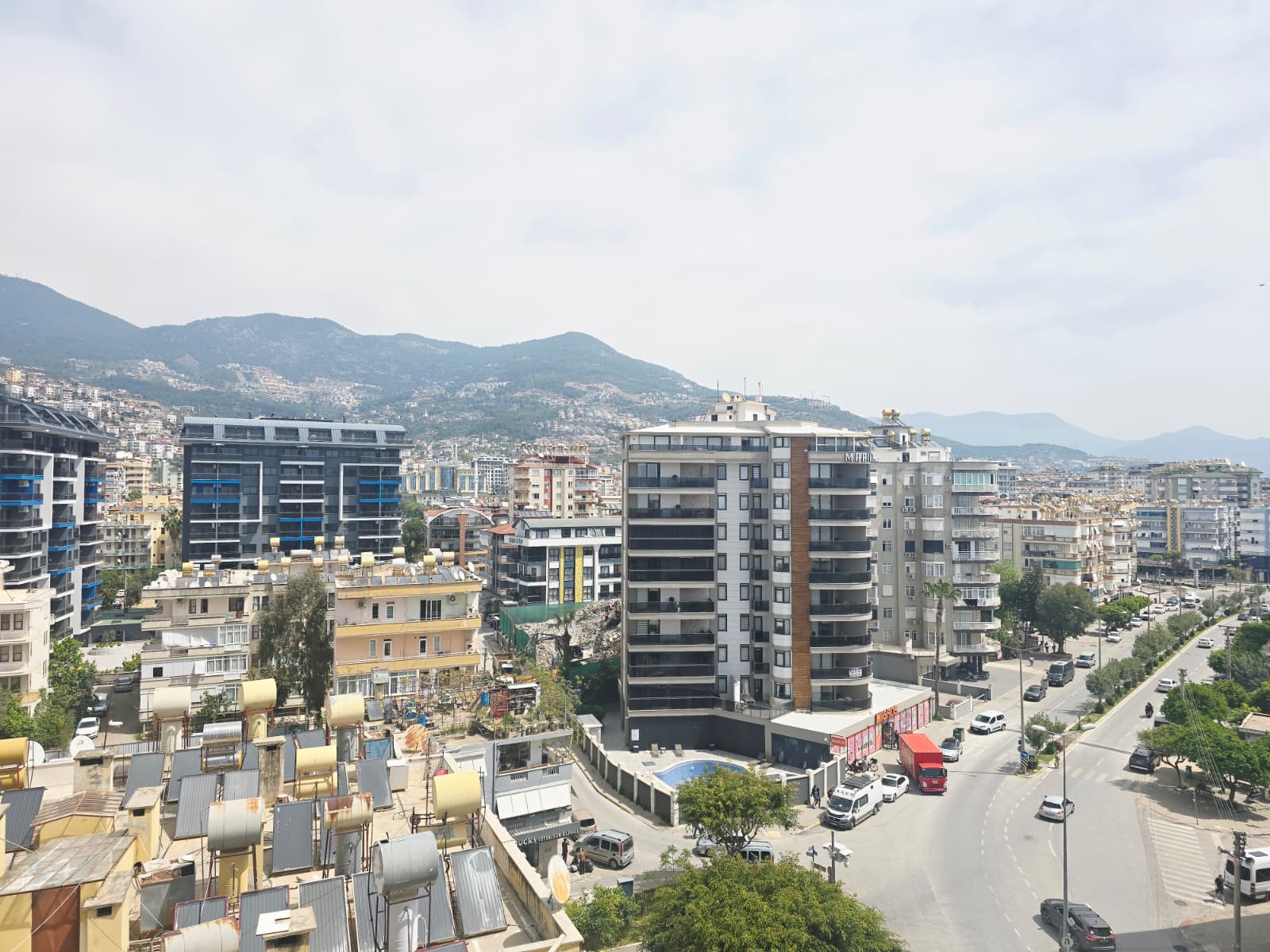 1+1 apartment in the center of Alanya, Cleopatra Beach area - views of the sea and the fortress
