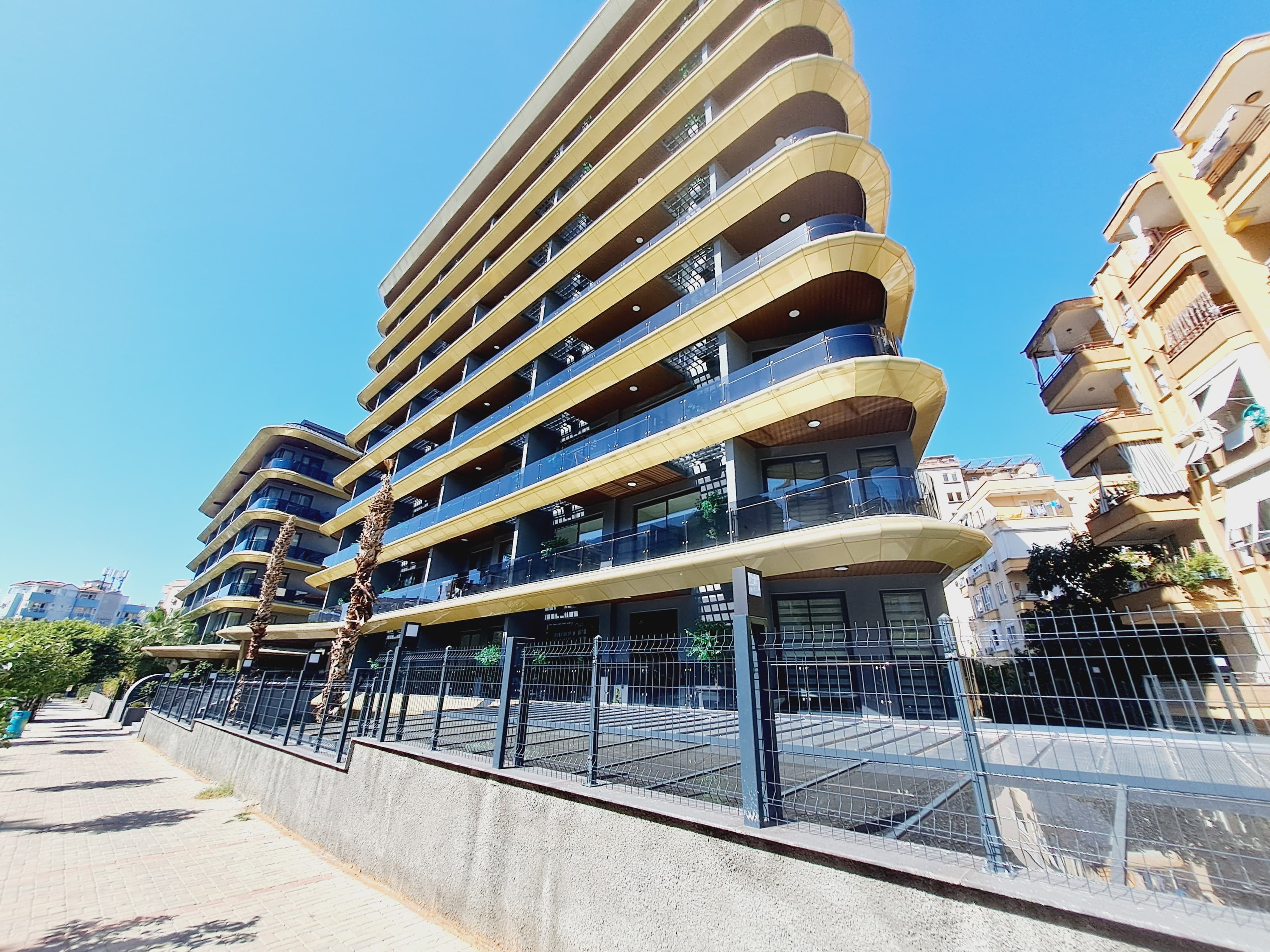 1+1 apartment in the center of Alanya, Cleopatra Beach area - views of the sea and the fortress