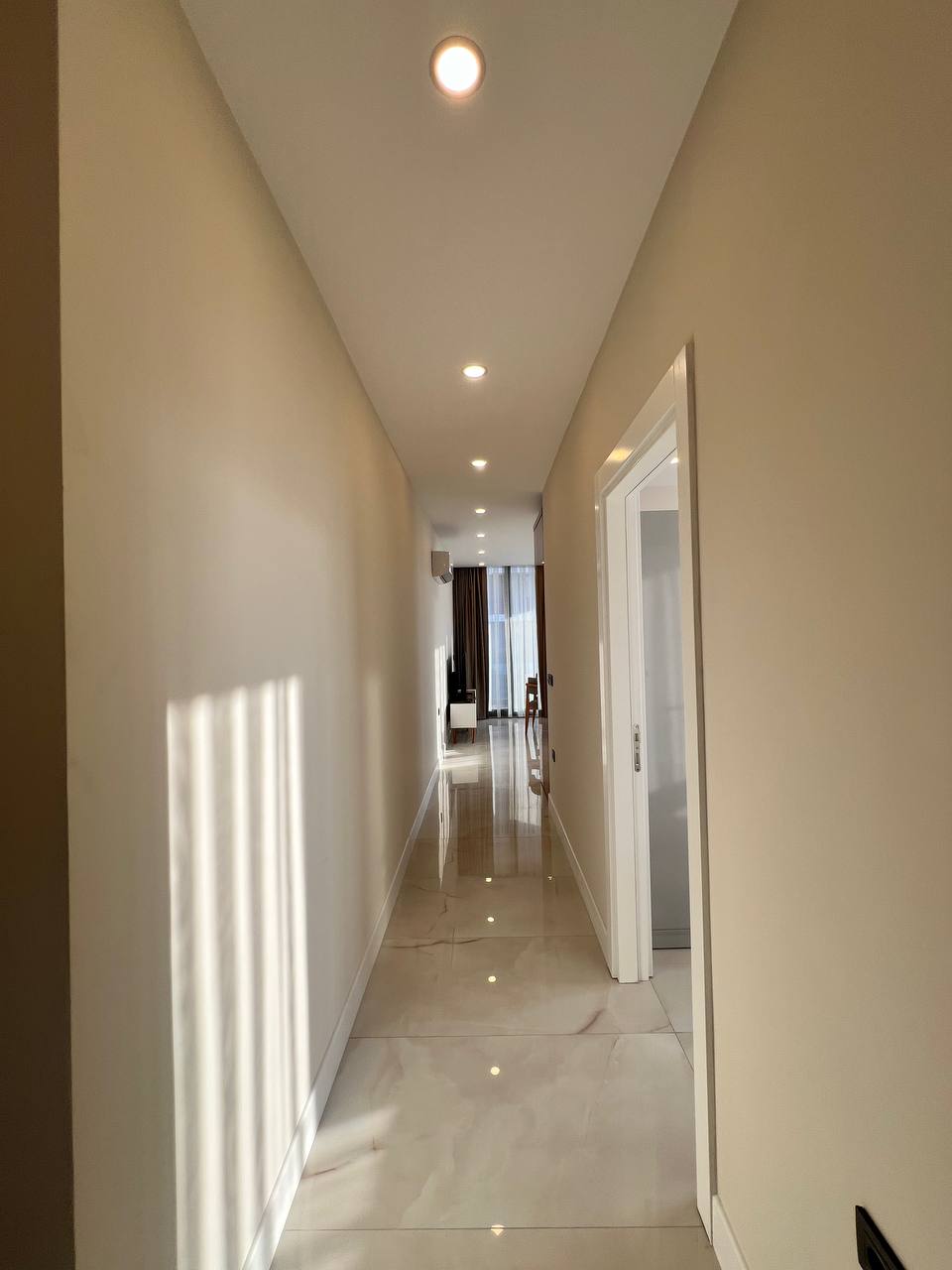 Alanya'nın merkezinde, Kleopatra Plajı bölgesinde, sahibinden doğrudan kiralık, eşyalı 2+1 daire.