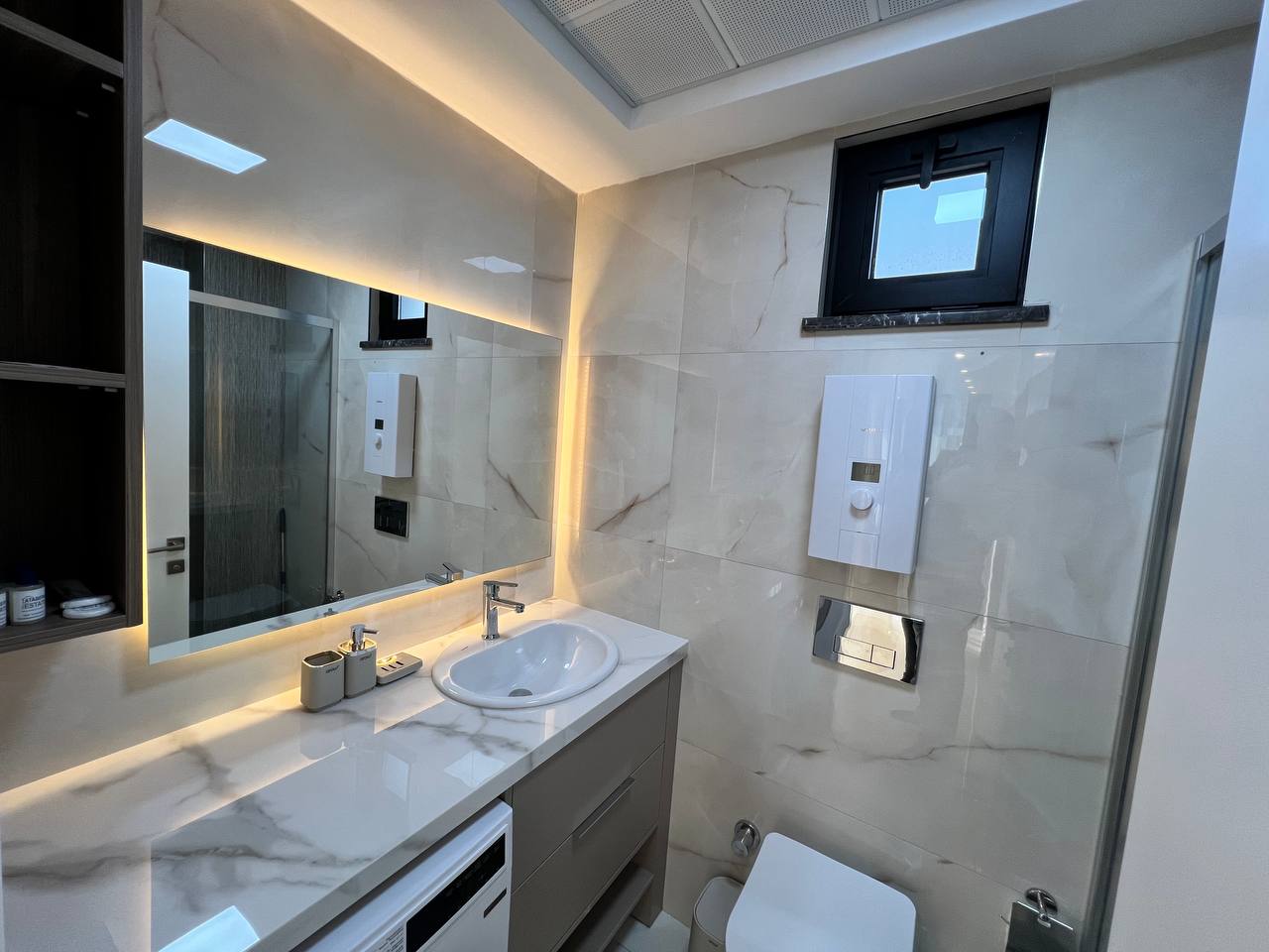 Alanya'nın merkezinde, Kleopatra Plajı bölgesinde, sahibinden doğrudan kiralık, eşyalı 2+1 daire.