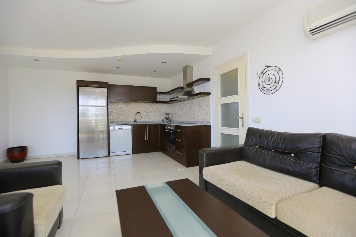 Alanya Konaklı'da panoramik manzaralı 3+1 dubleks çatı katı dairesi