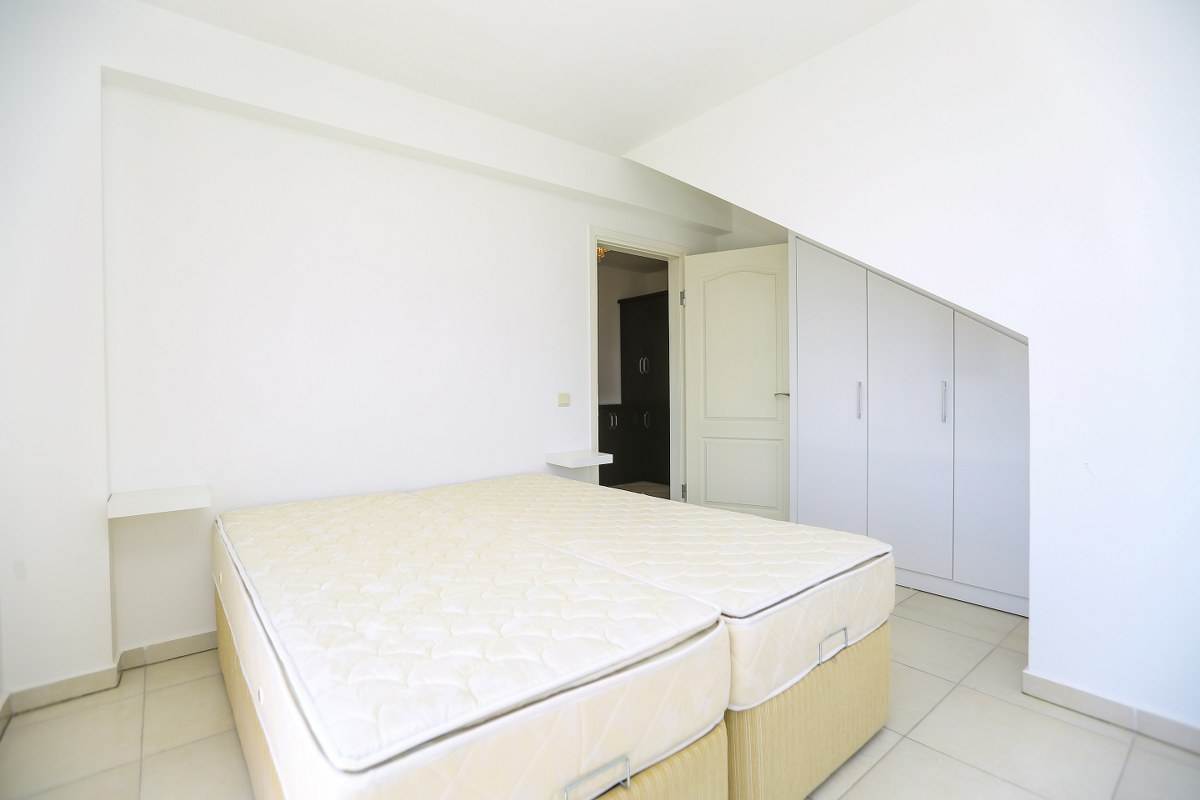 Alanya Konaklı'da panoramik manzaralı 3+1 dubleks çatı katı dairesi