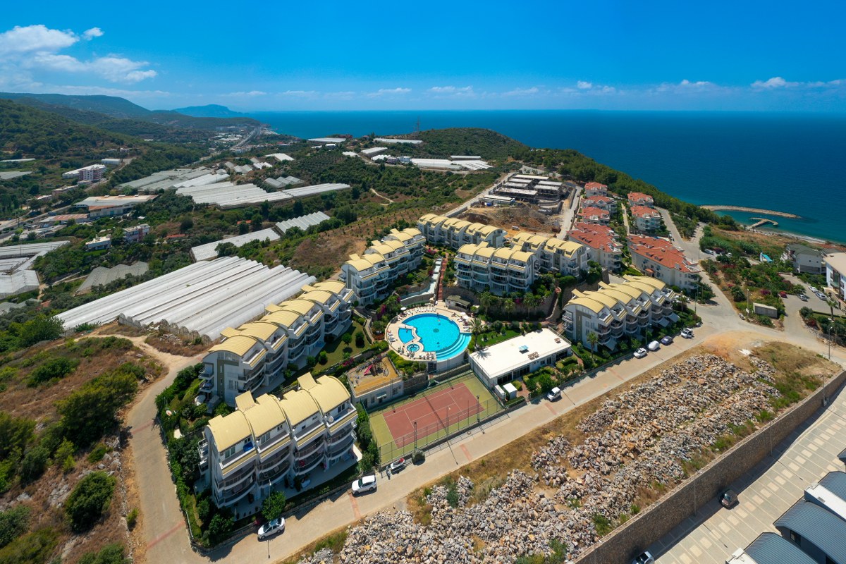 Alanya Konaklı'da panoramik manzaralı 3+1 dubleks çatı katı dairesi