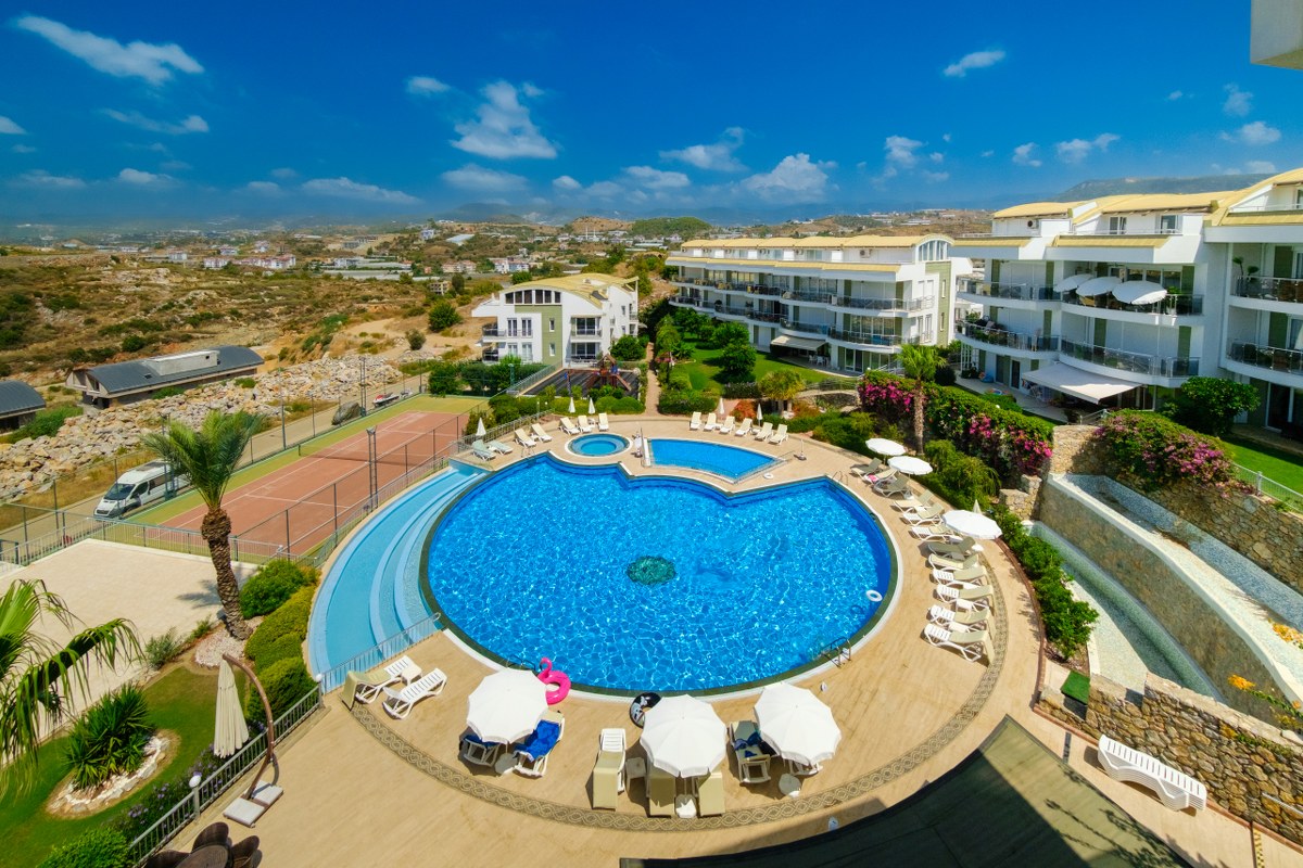 Alanya Konaklı'da panoramik manzaralı 3+1 dubleks çatı katı dairesi