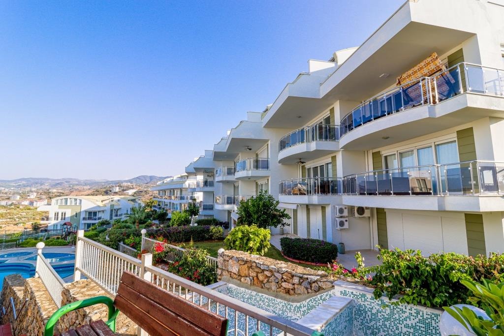 Alanya Konaklı'da panoramik manzaralı 3+1 dubleks çatı katı dairesi