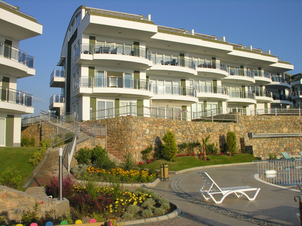 Alanya Konaklı'da panoramik manzaralı 3+1 dubleks çatı katı dairesi