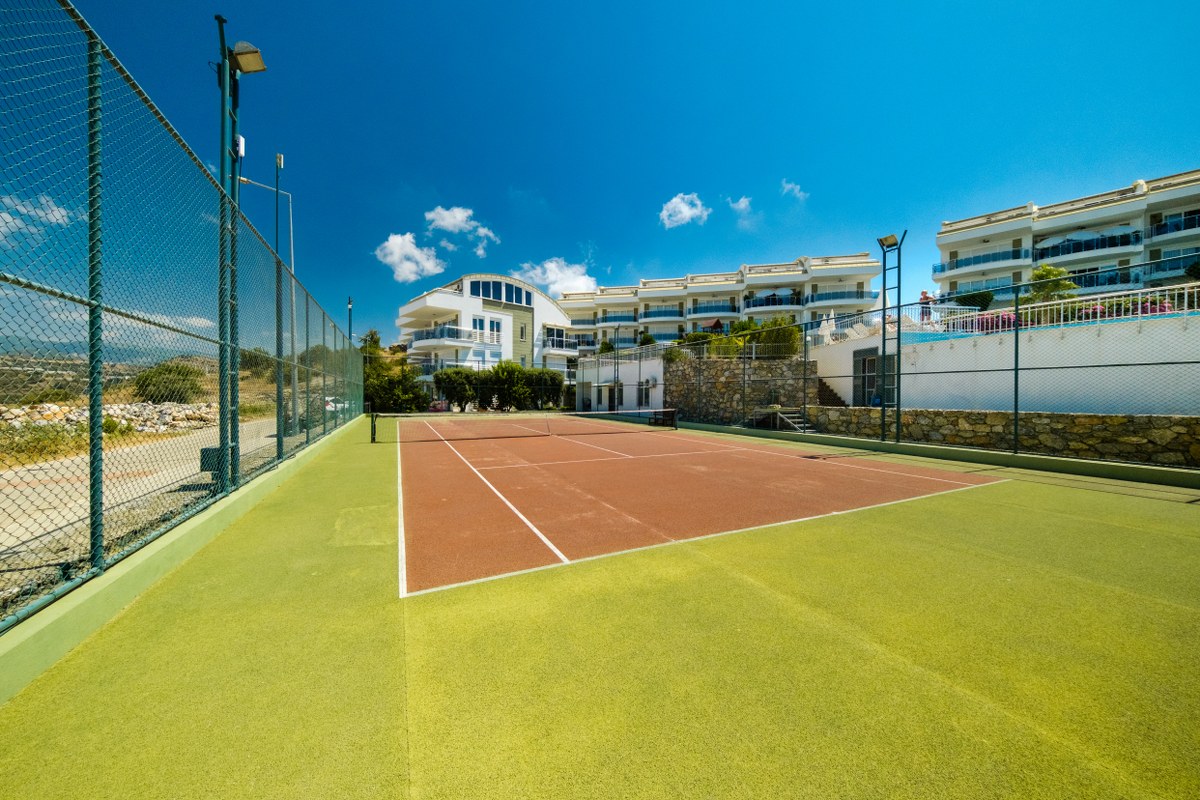 Alanya Konaklı'da panoramik manzaralı 3+1 dubleks çatı katı dairesi