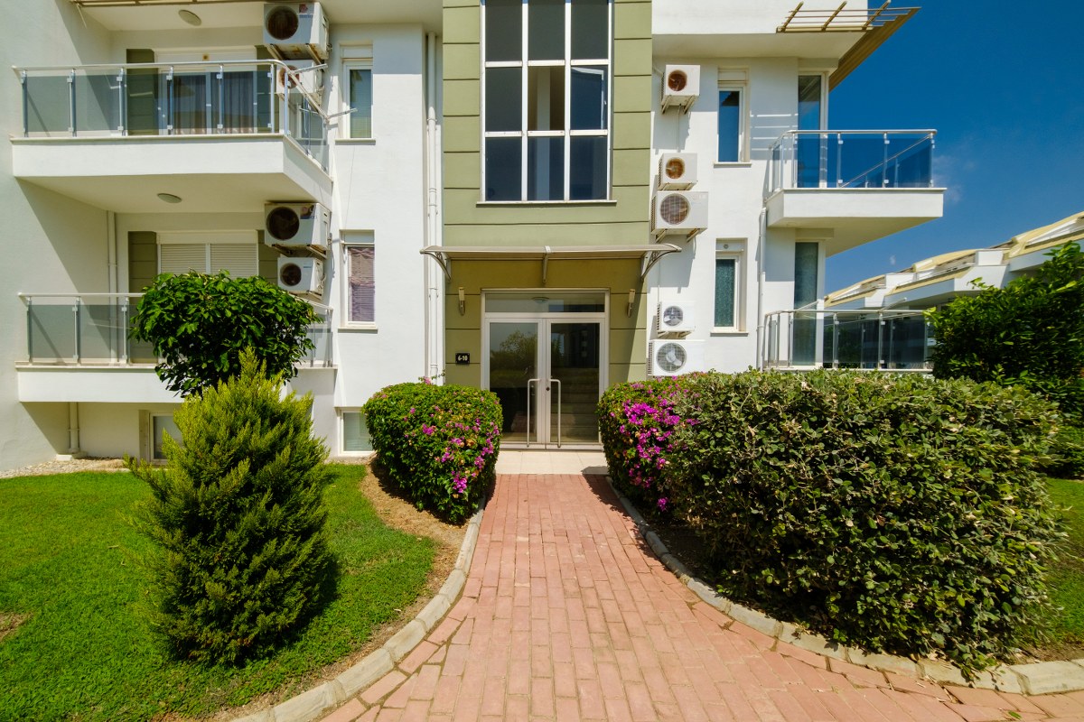 Alanya Konaklı'da panoramik manzaralı 3+1 dubleks çatı katı dairesi