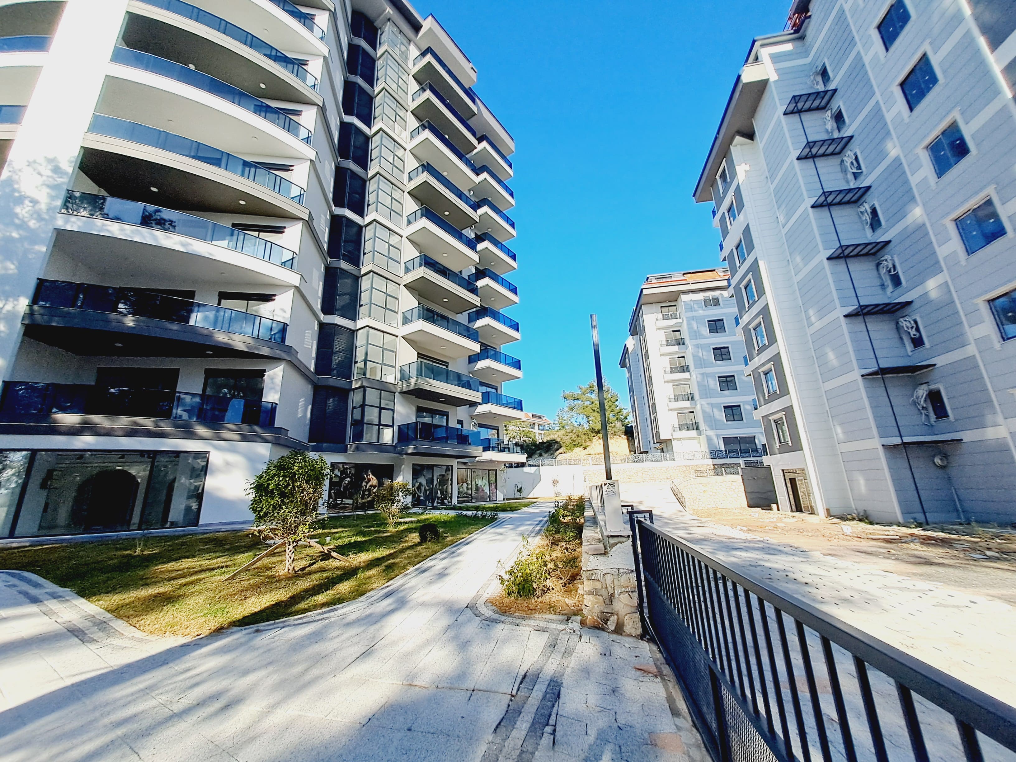 Срочная продажа! Двухкомнатная квартира в комплексе комфорт-класса в Алании, район Авсаллар