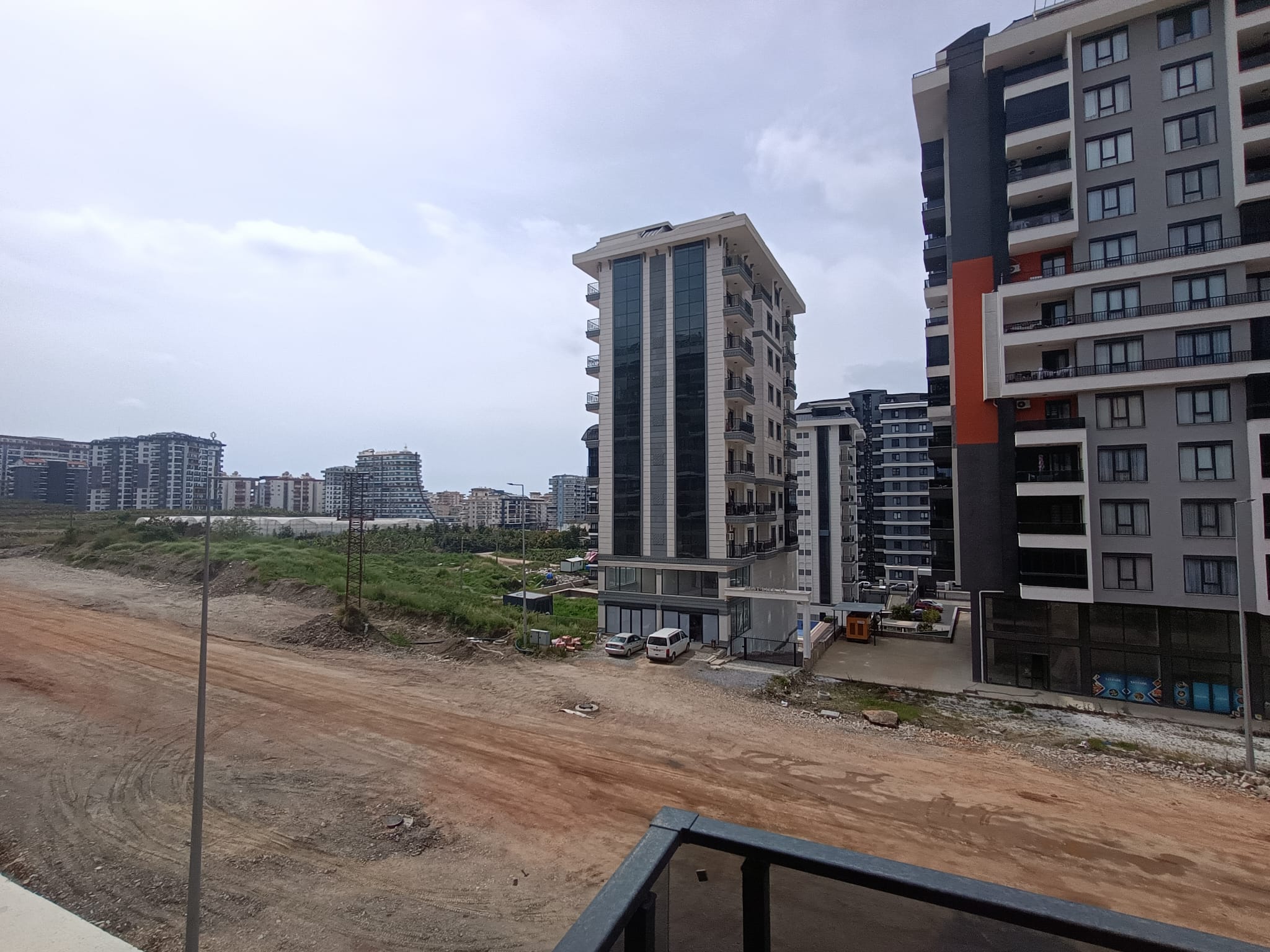 1+1 apartment in the center of Mahmutlar - affordable price, new building