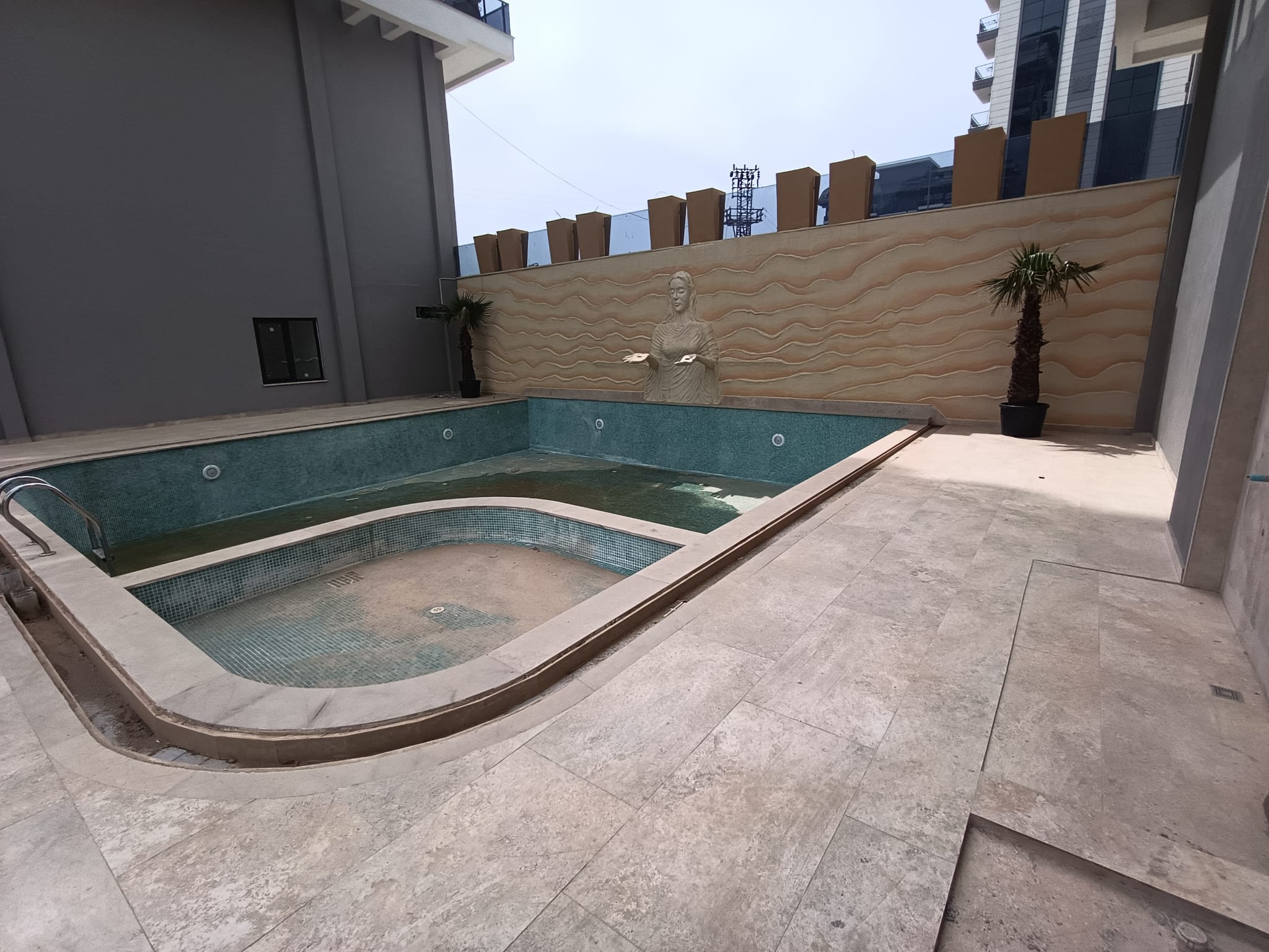 1+1 apartment in the center of Mahmutlar - affordable price, new building