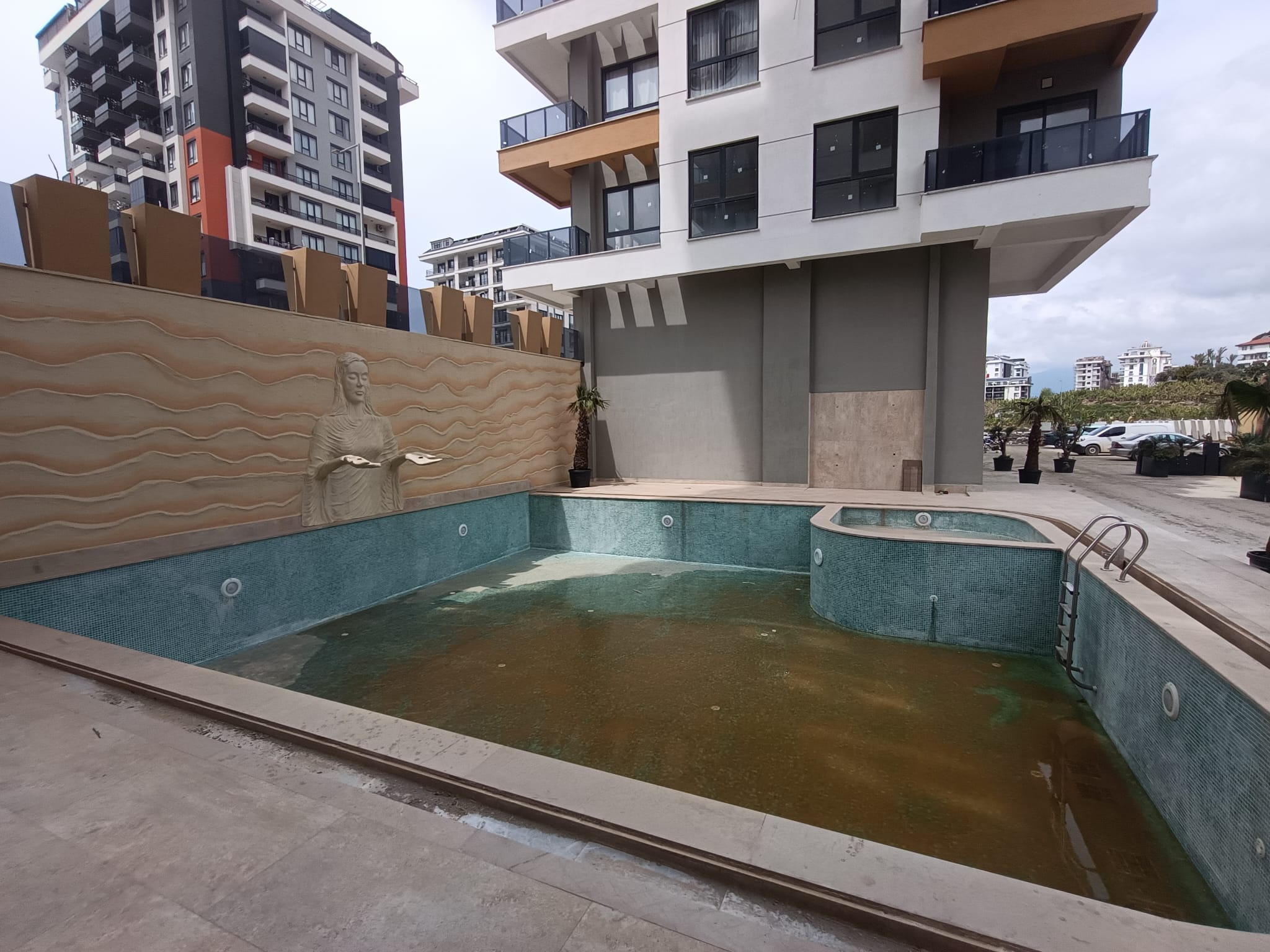 1+1 apartment in the center of Mahmutlar - affordable price, new building
