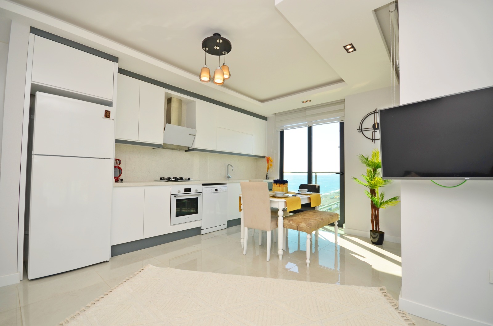 A 2-bedroom apartment on the first line in Mahmutlar – sea view, heated floors, from the owner
