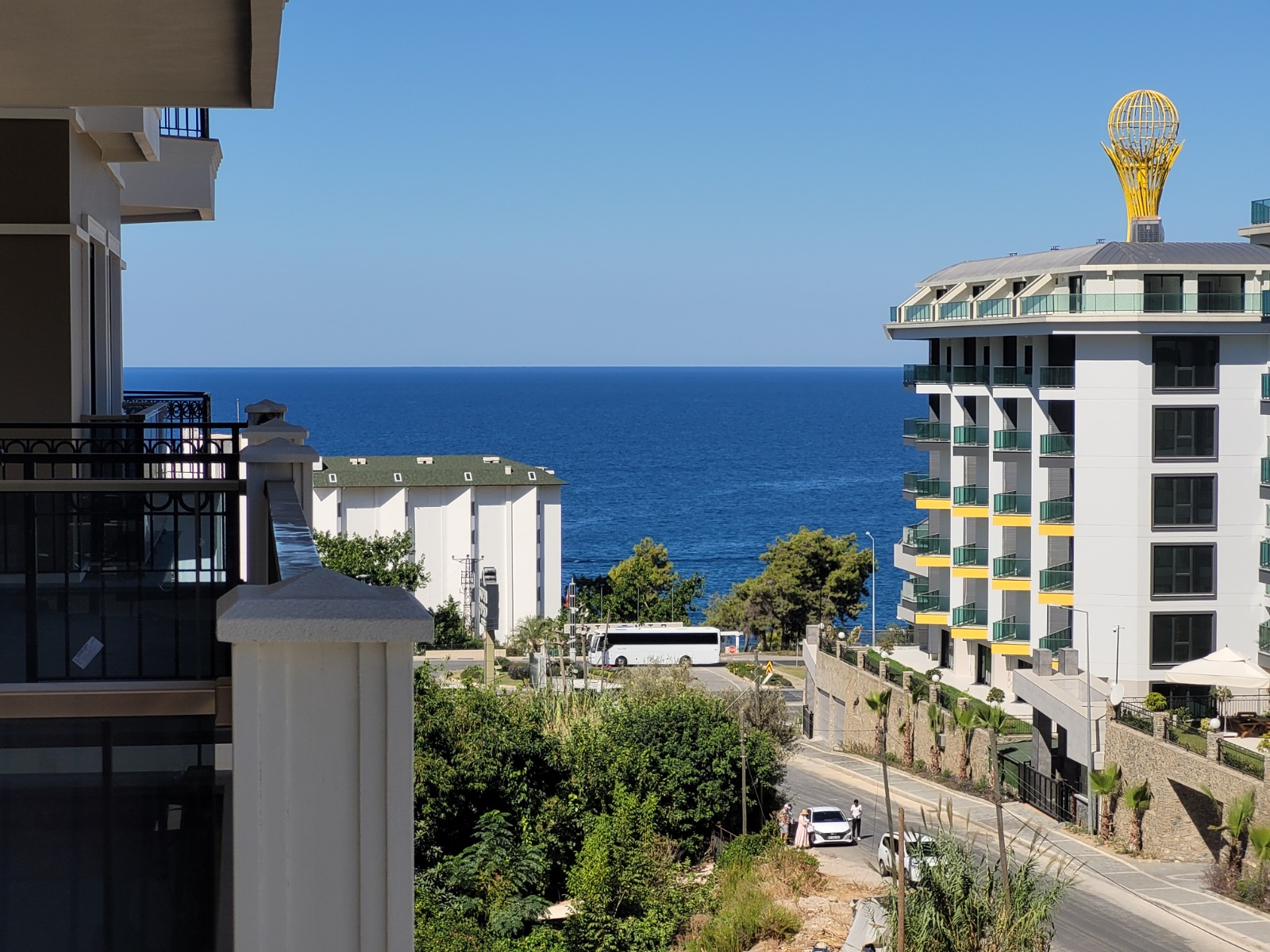 Kargicak'ta deniz manzaralı, tasarımcı imzalı 2+1 daire - sahibinden, plaja 300 metre mesafede.