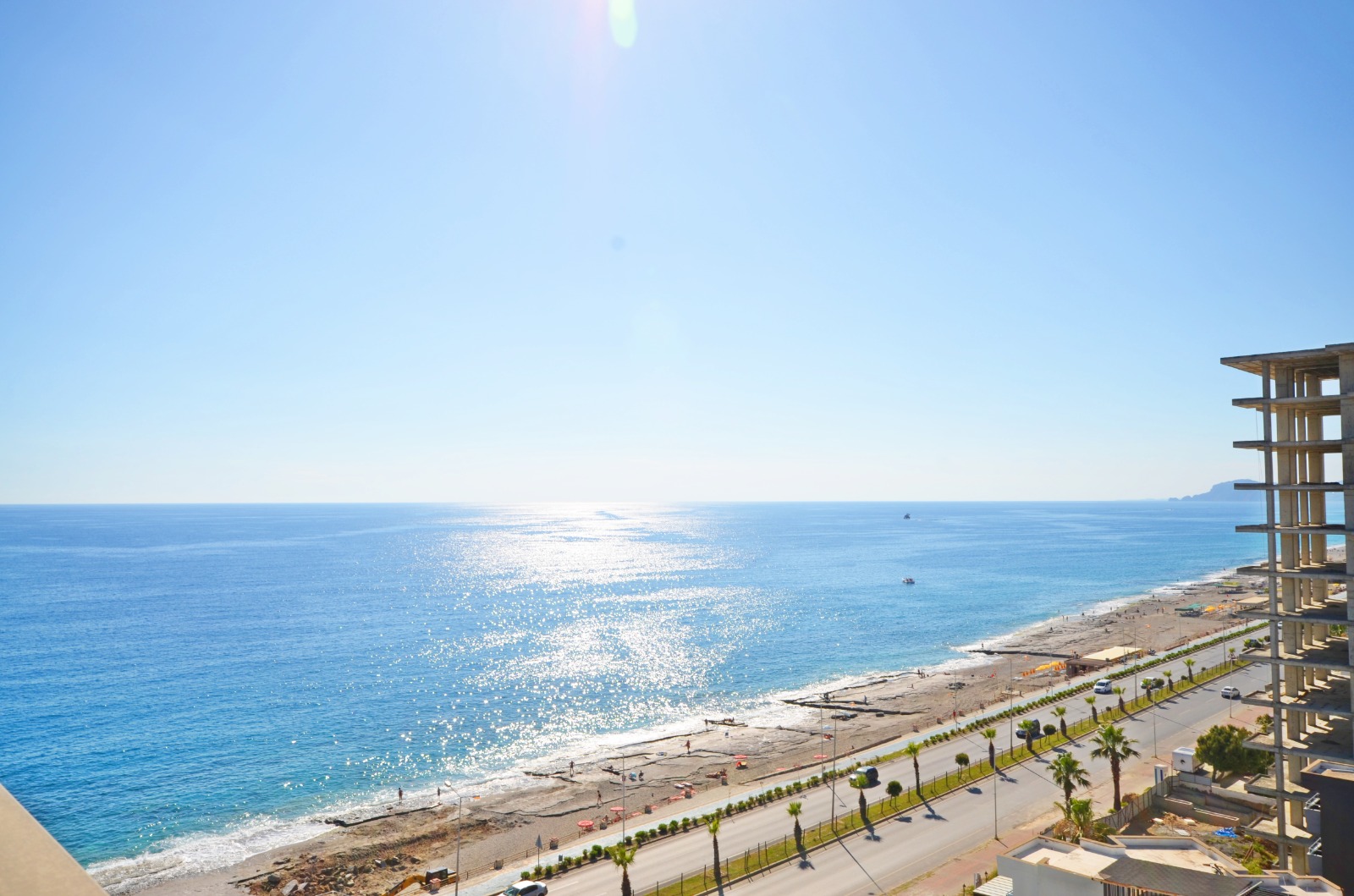 A 2-bedroom apartment on the first line in Mahmutlar – sea view, heated floors, from the owner