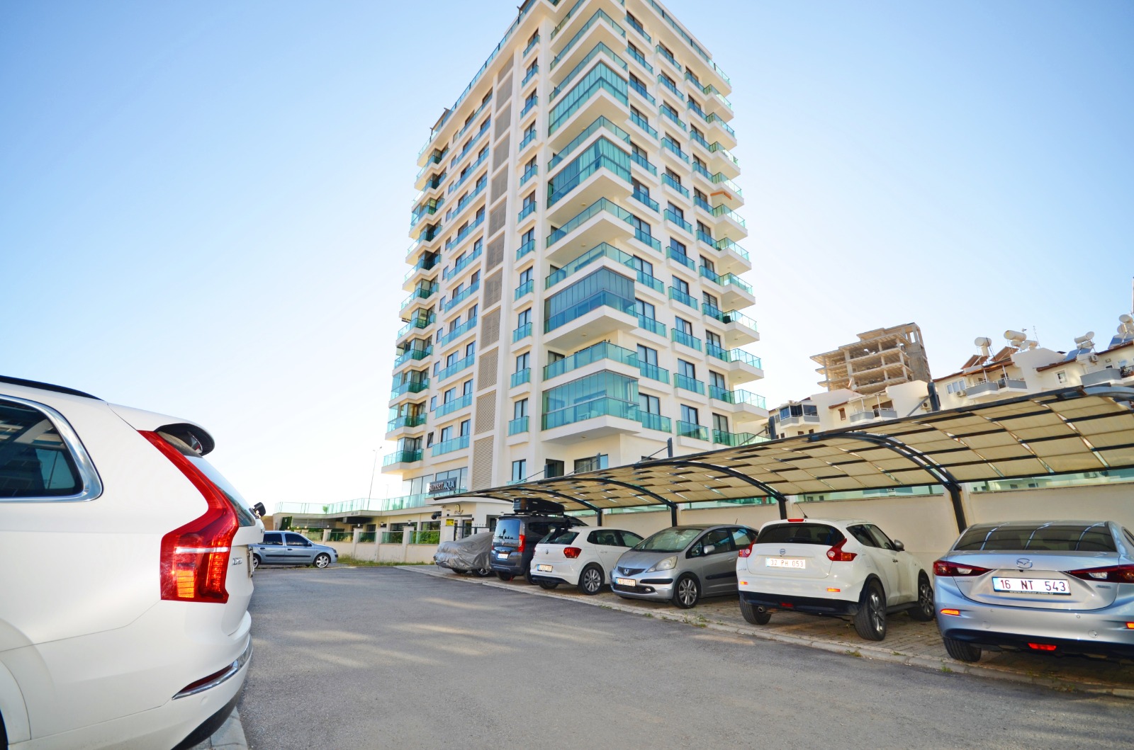 A 2-bedroom apartment on the first line in Mahmutlar – sea view, heated floors, from the owner