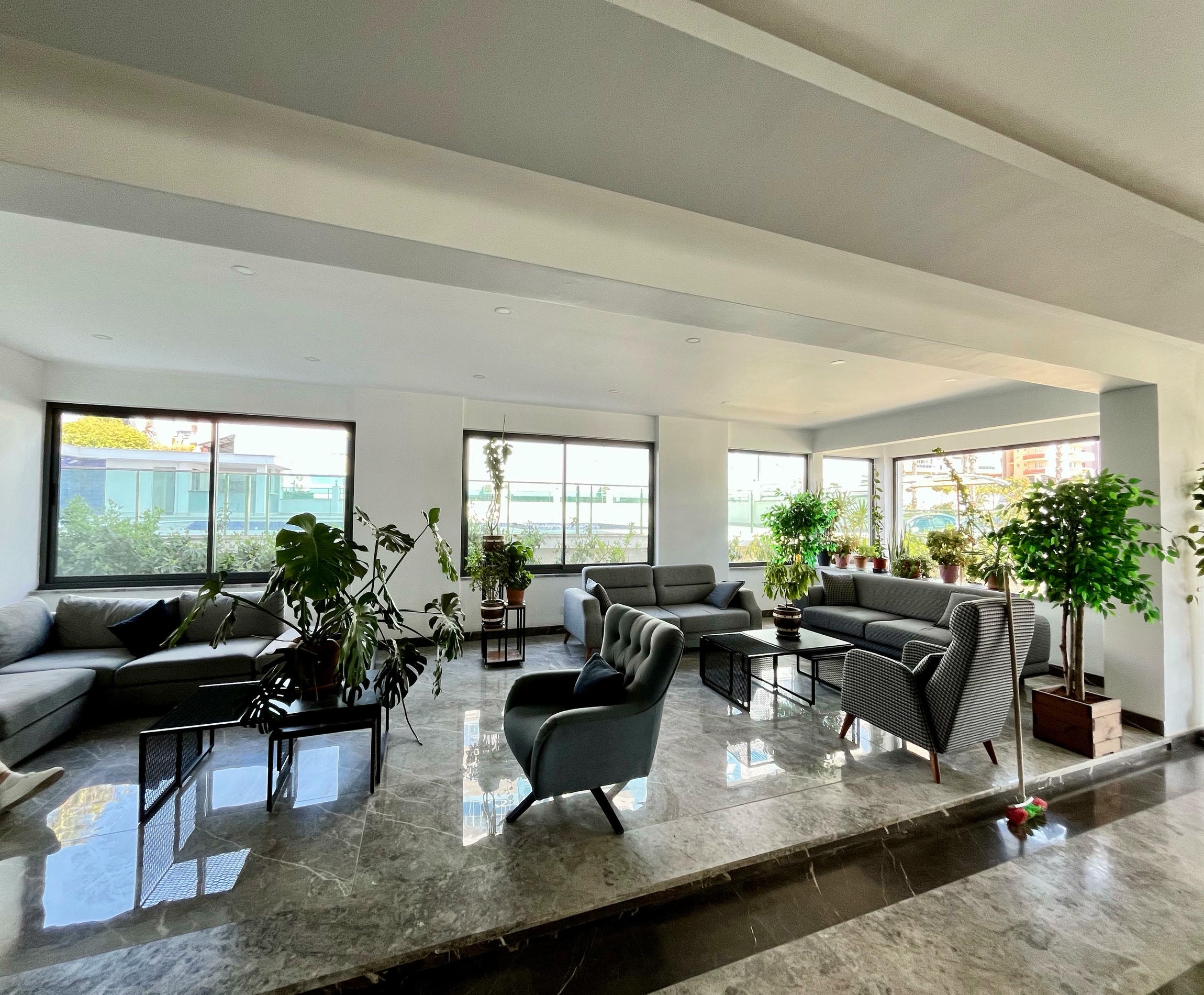 A 2-bedroom apartment on the first line in Mahmutlar – sea view, heated floors, from the owner