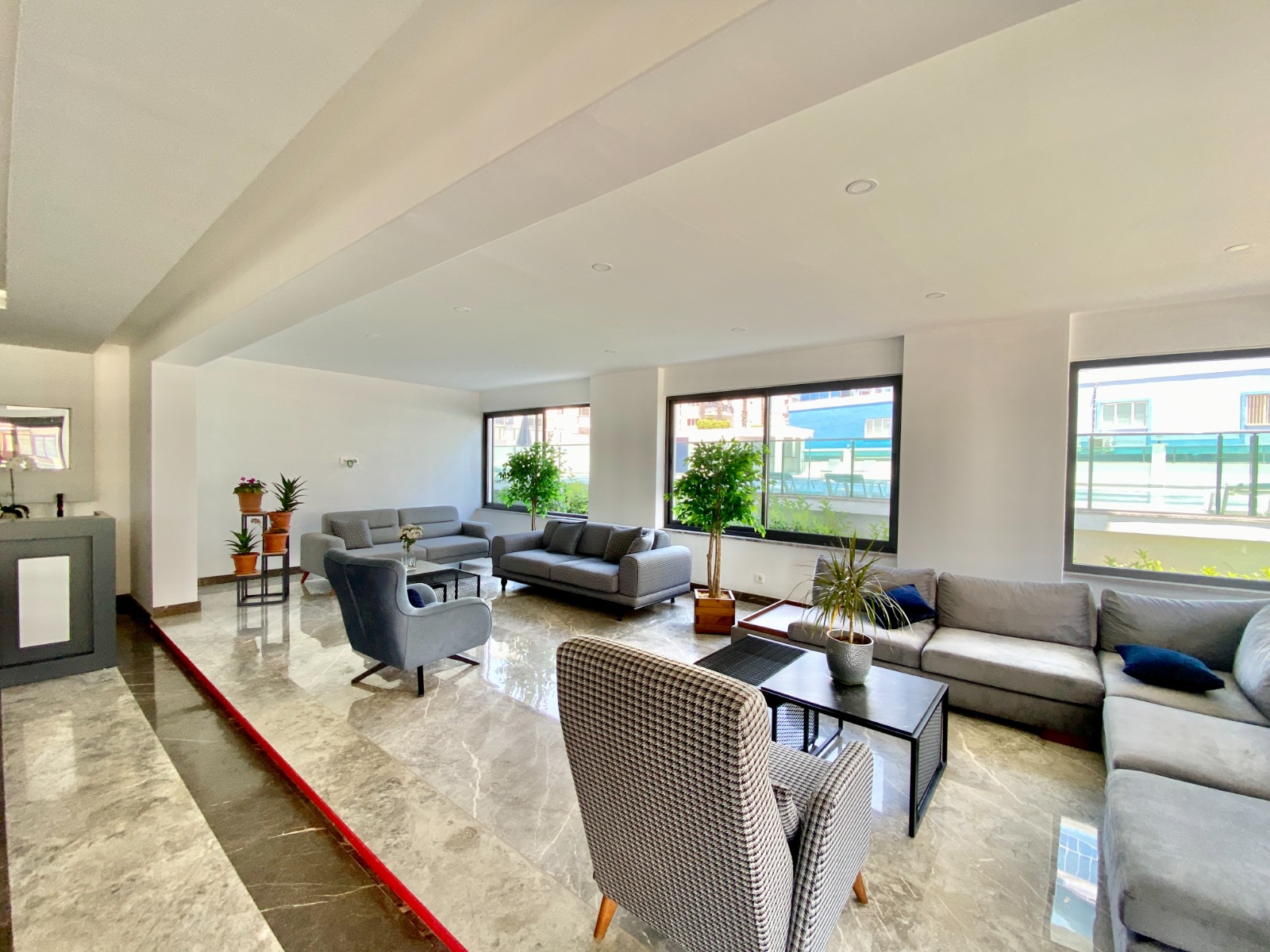 A 2-bedroom apartment on the first line in Mahmutlar – sea view, heated floors, from the owner