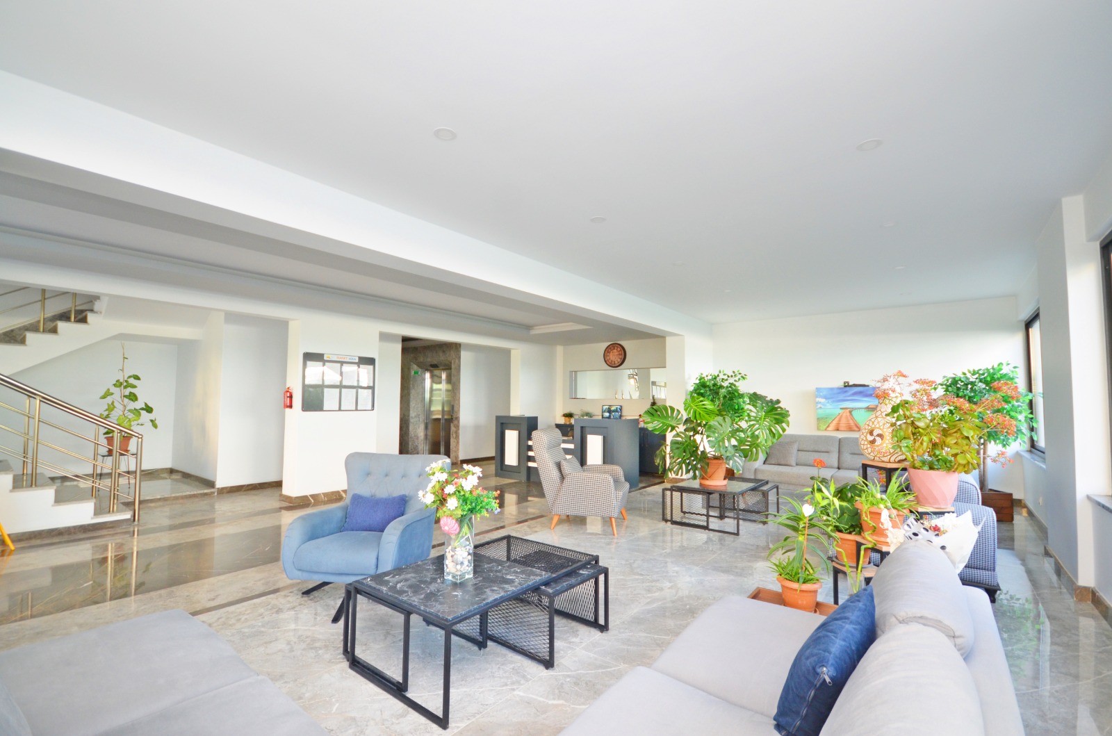 A 2-bedroom apartment on the first line in Mahmutlar – sea view, heated floors, from the owner