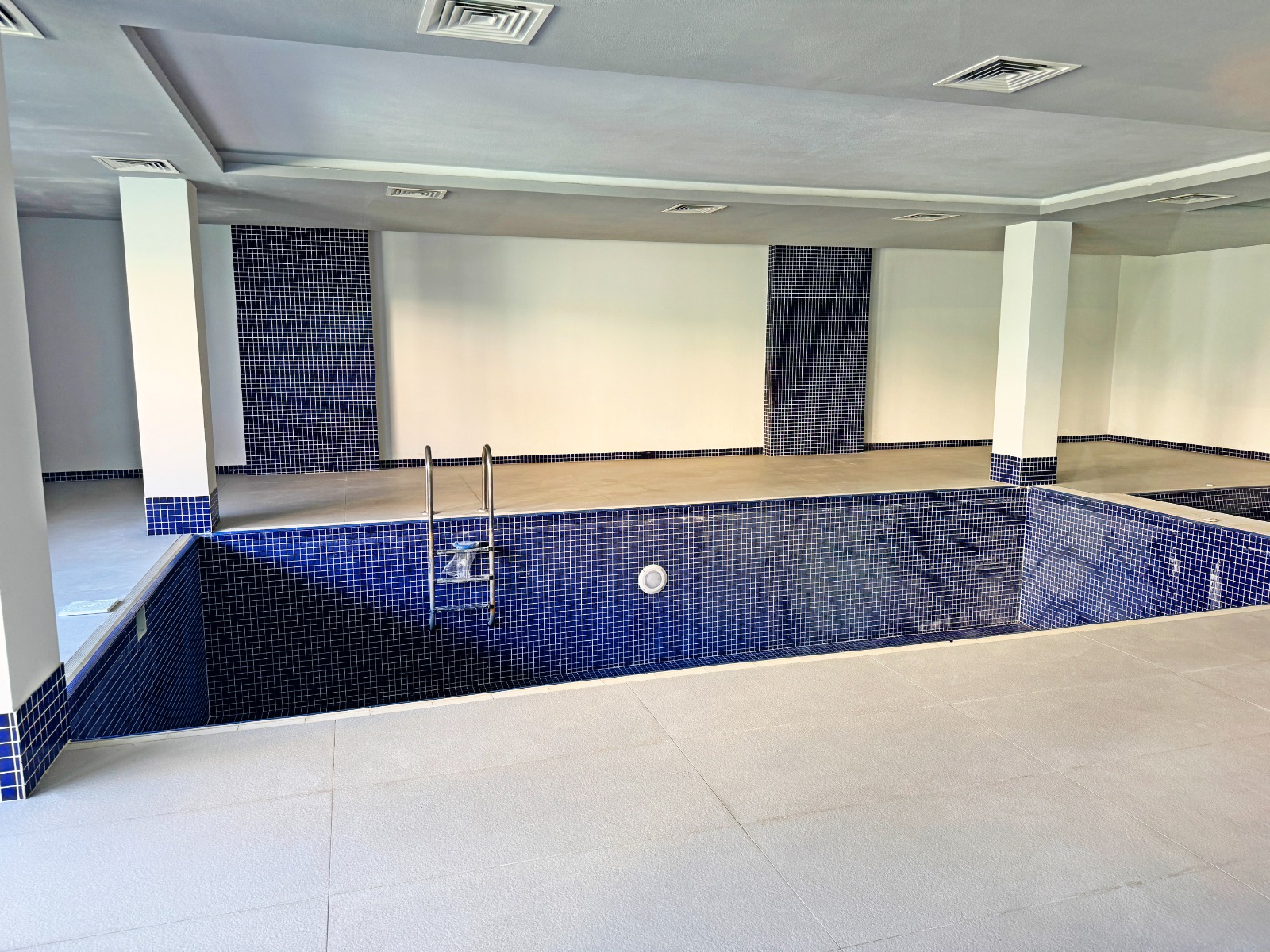 A 2-bedroom apartment on the first line in Mahmutlar – sea view, heated floors, from the owner